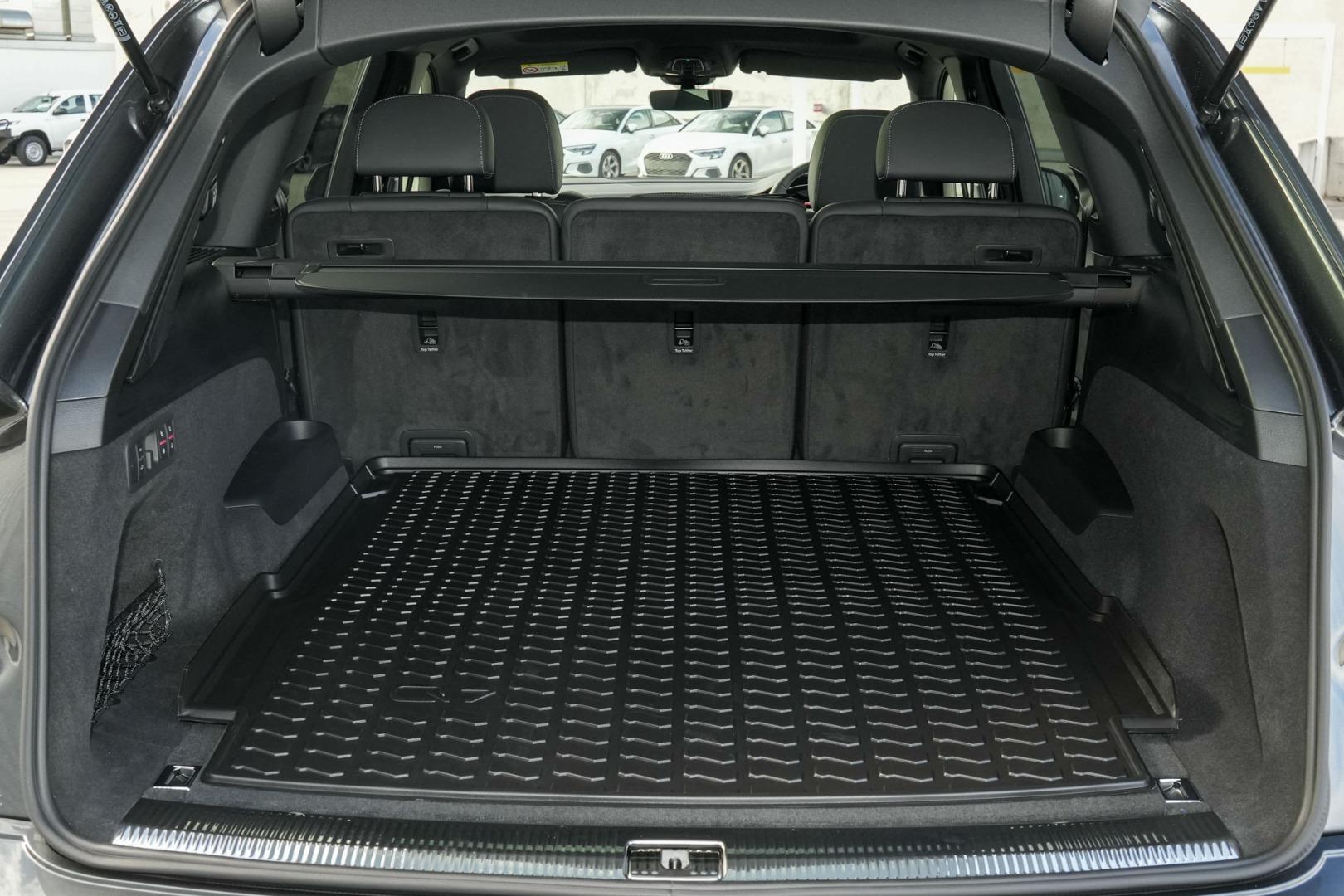 Image about Audi Q7 55 TFSI quattro S line 250 kW tiptronic