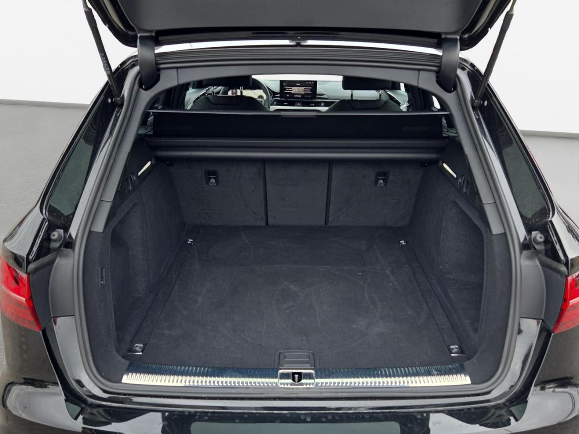 Audi A4 Avant S line
