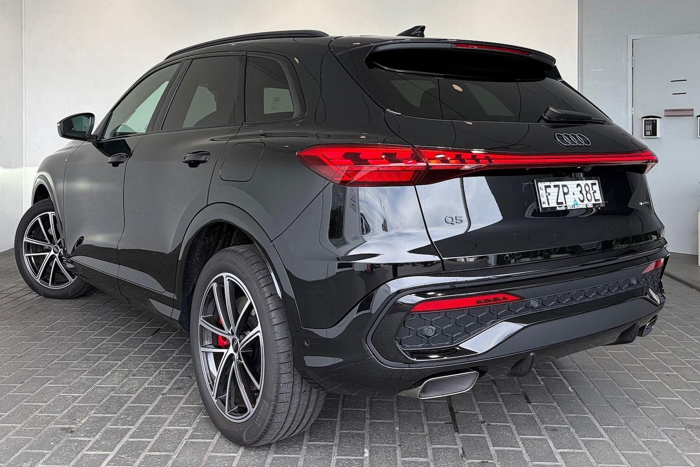 Image about Audi Q5 SUV e-hybrid quattro S tronic