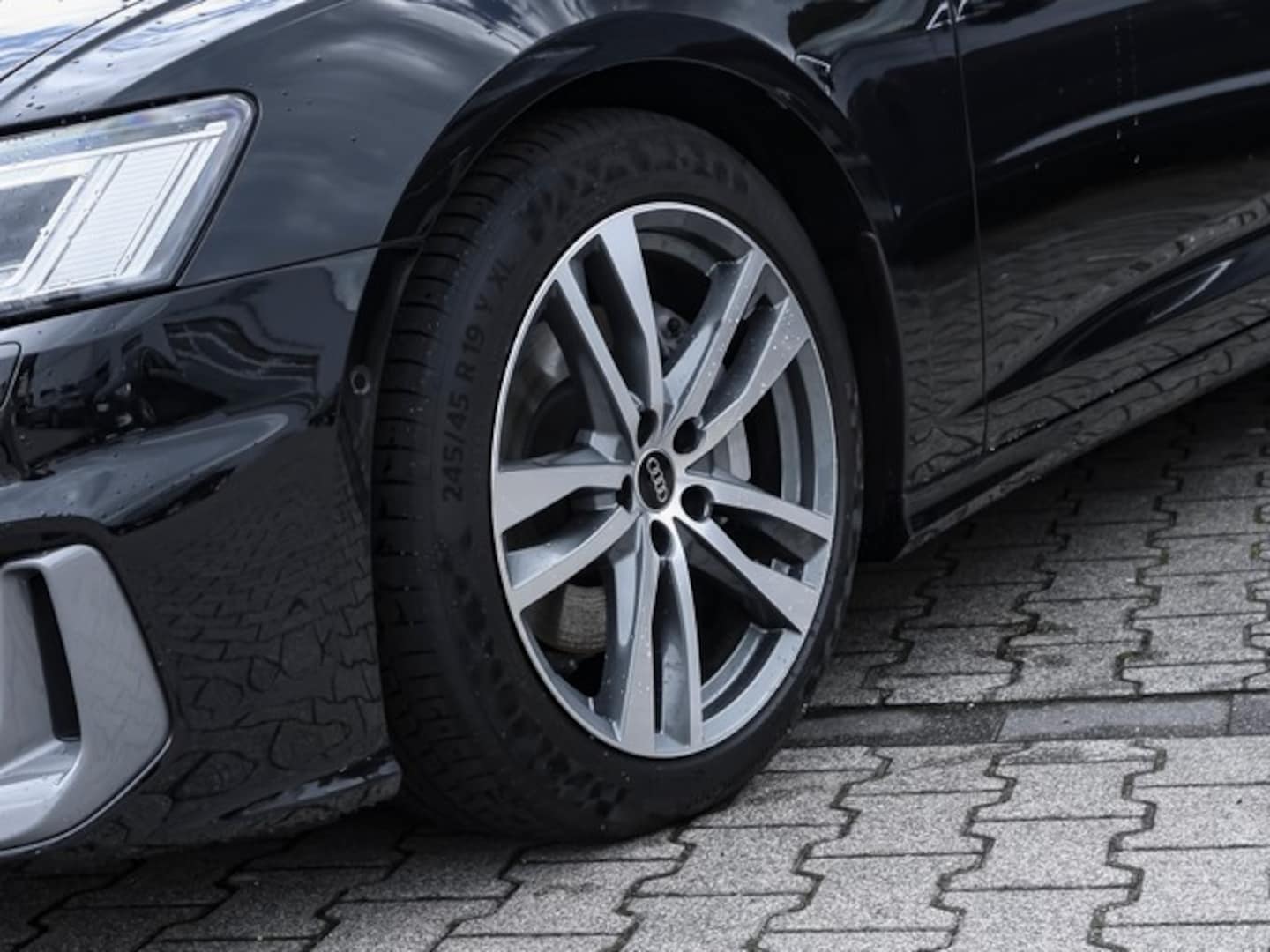 Bild über Audi A6 Avant S line 45 TFSI S tronic - für weitere Informationen kontaktieren Sie den Audi Partner