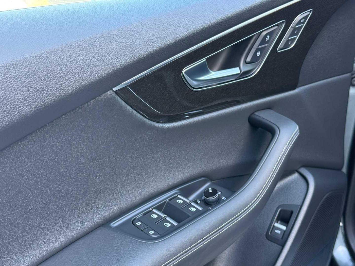 2025 Audi Q8 Premium Plus - Photo 23