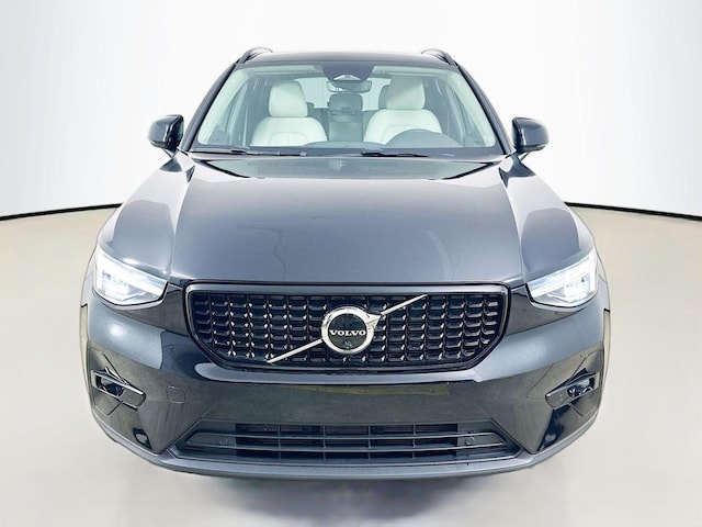 2023 Volvo XC40