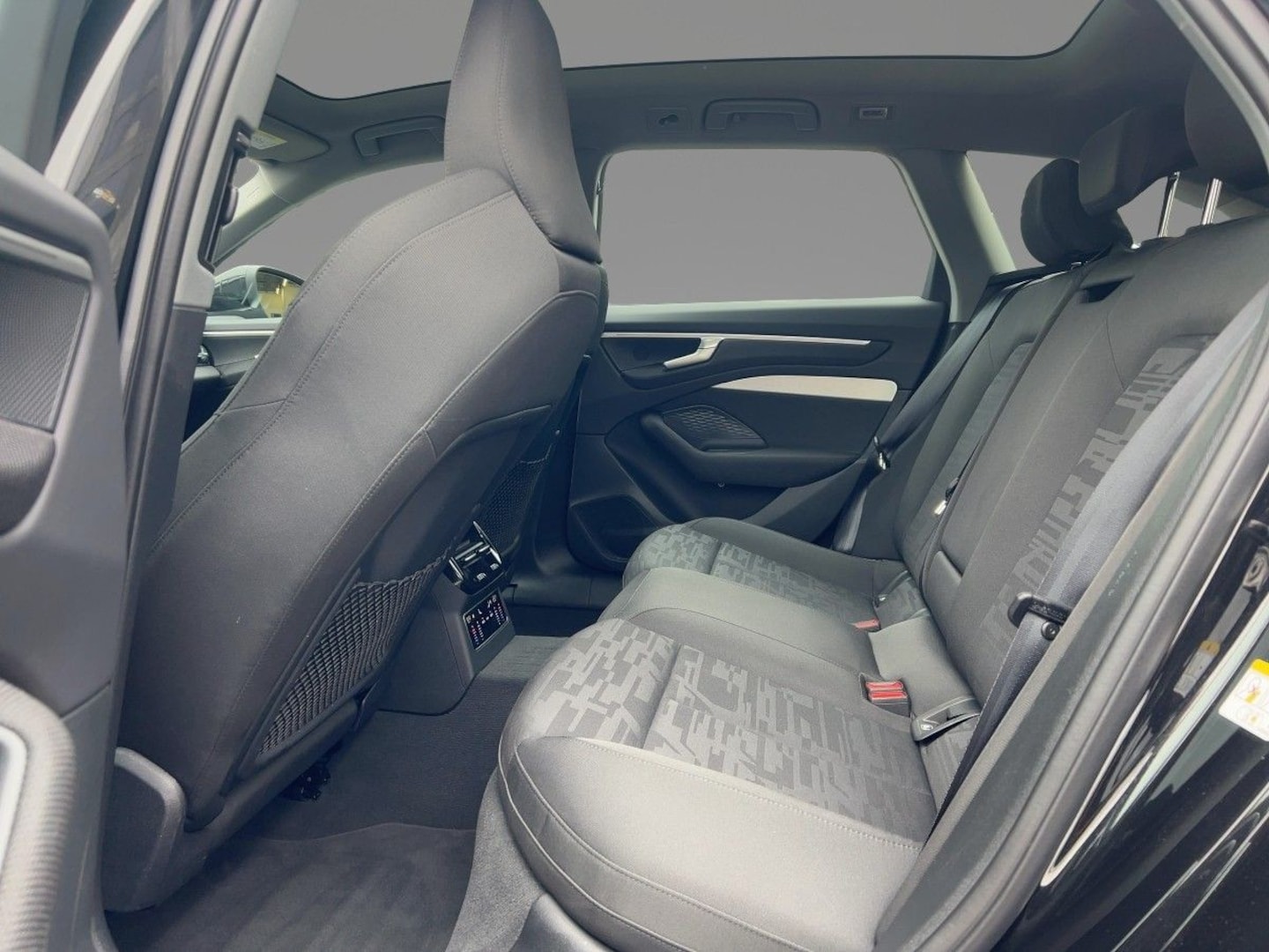 Bild über Audi A6 Avant TFSI 150 kW S tronic - für weitere Informationen kontaktieren Sie den Audi Partner