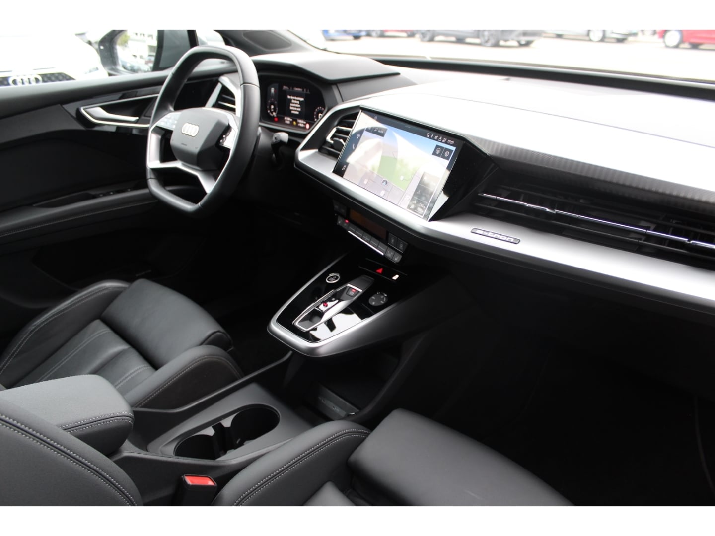 Bild über Audi Q4 e-tron 40 e-tron - für weitere Informationen kontaktieren Sie den Audi Partner