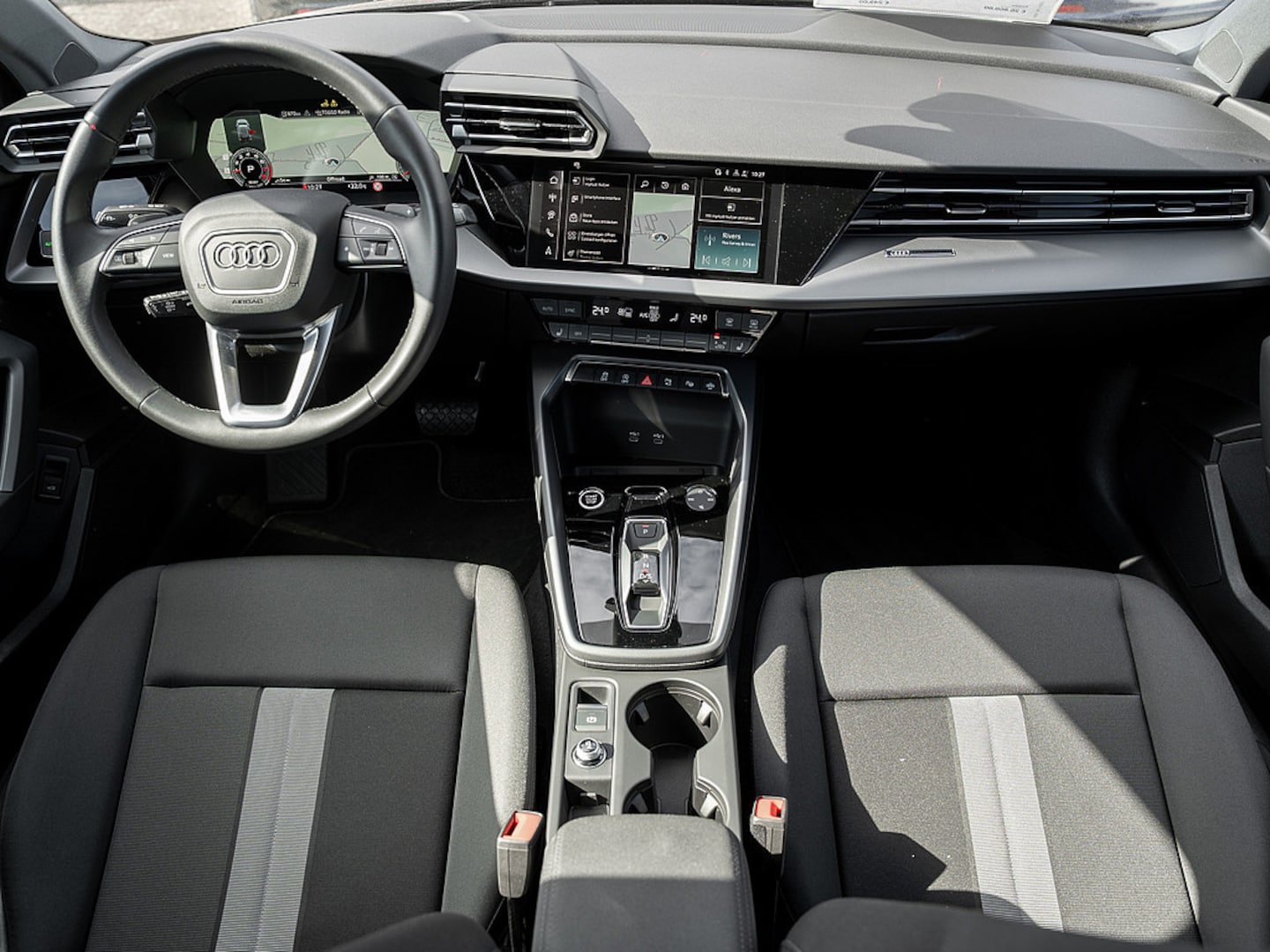 Bild über Audi A3 Sportback 30 TFSI S tronic - für weitere Informationen kontaktieren Sie den Audi Partner