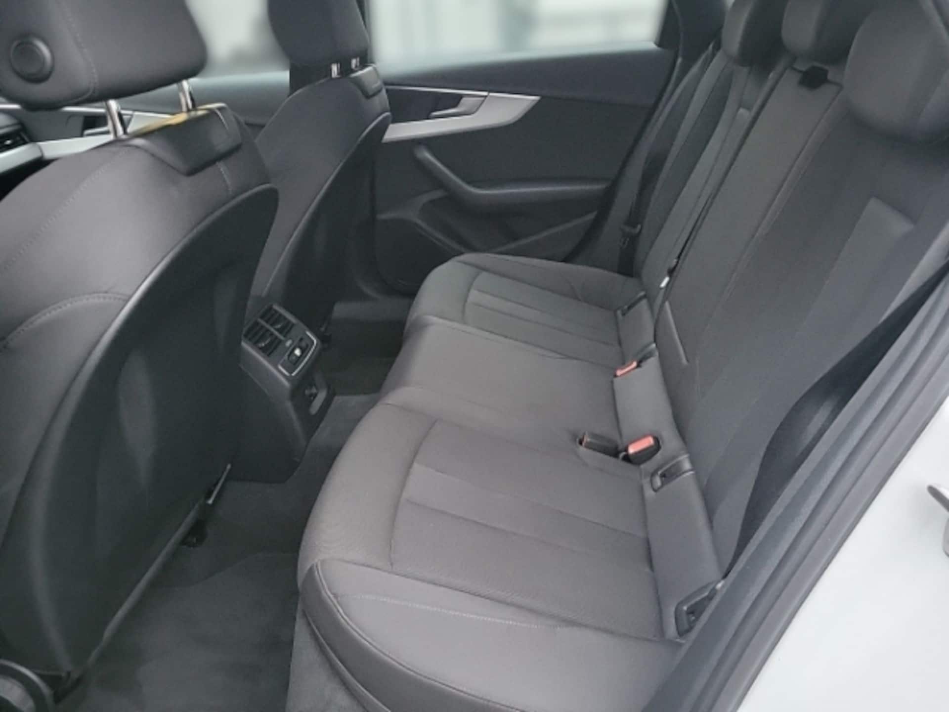 Audi A4 Avant S line