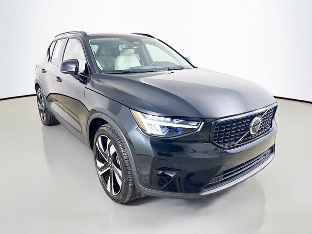 2023 Volvo XC40