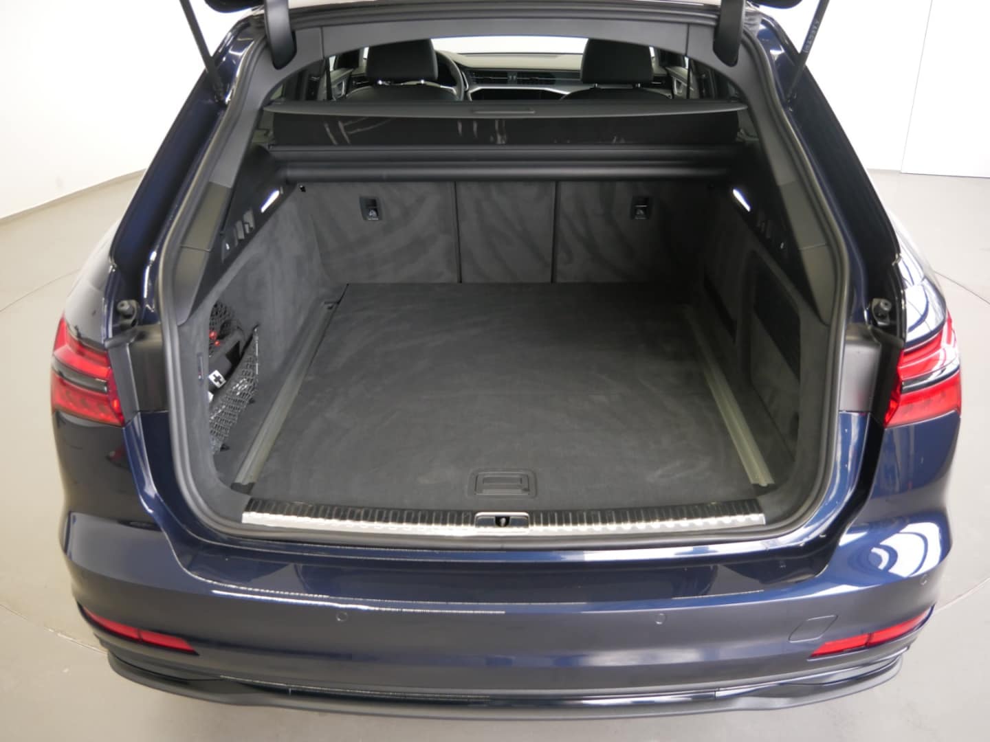 Bild über Audi A6 Avant advanced 45 TDI quattro S tronic - für weitere Informationen kontaktieren Sie den Audi Partner