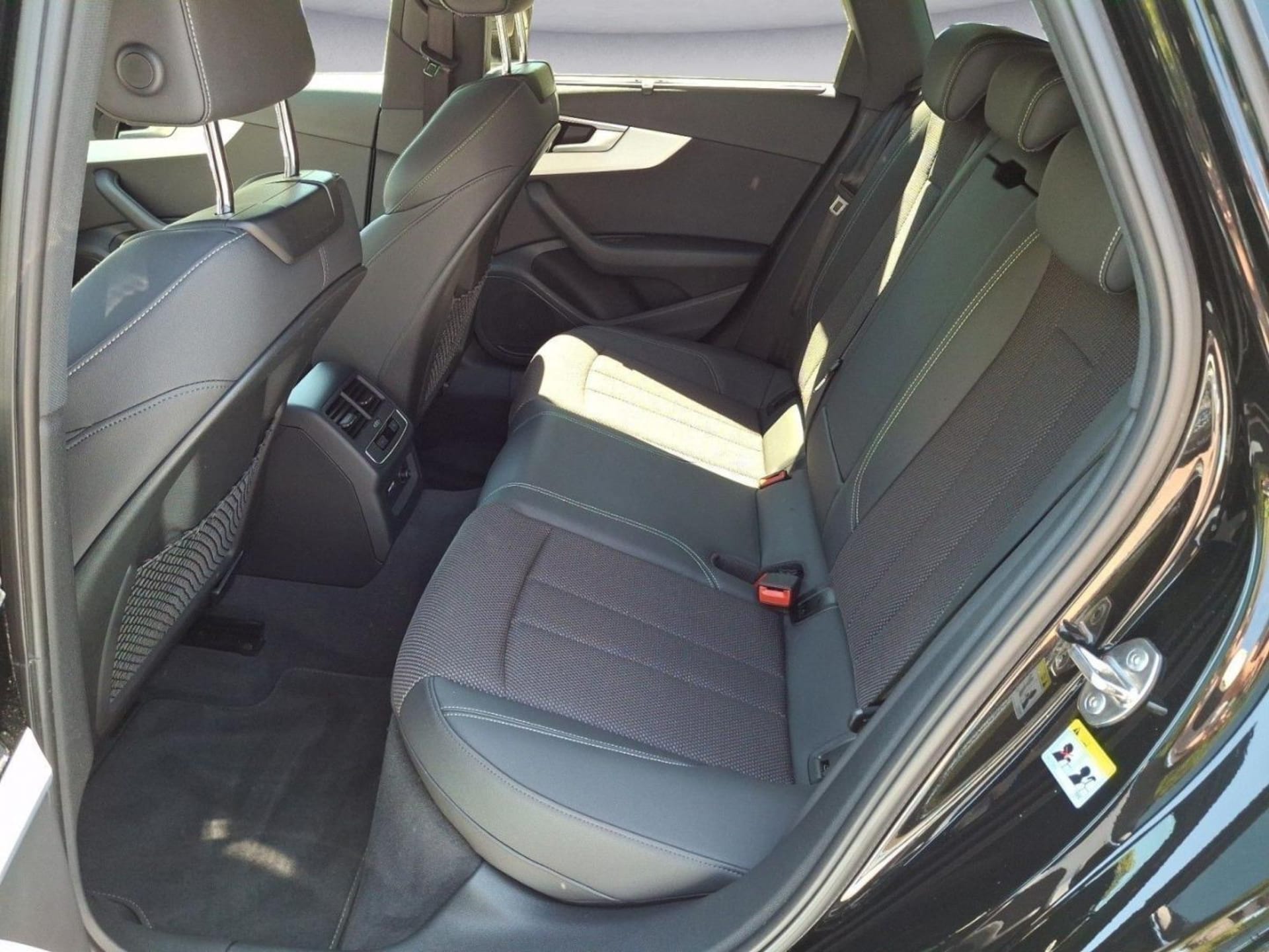 Audi A4 Avant S line