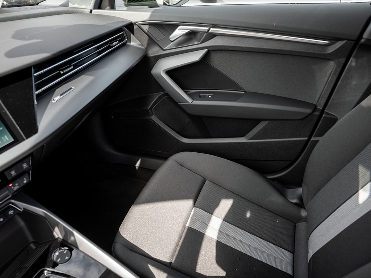 Bild über Audi A3 Sportback 30 TFSI S tronic - für weitere Informationen kontaktieren Sie den Audi Partner