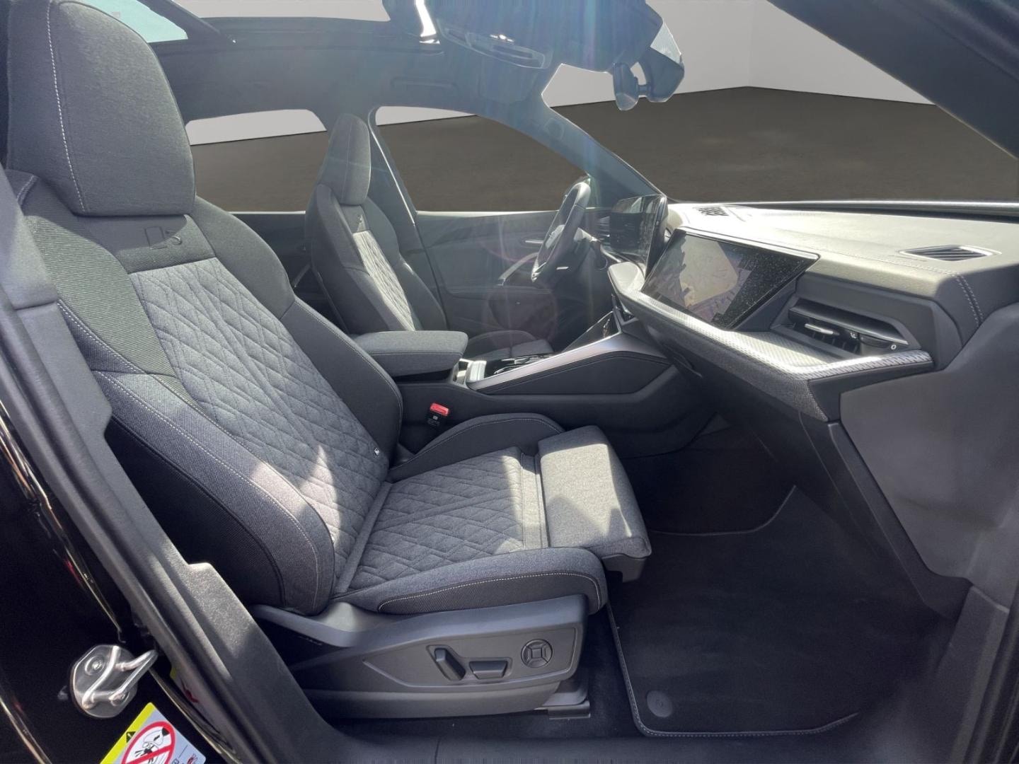 Bild über Audi Q5 SUV TDI quattro 150 kW S tronic - für weitere Informationen kontaktieren Sie den Audi Partner