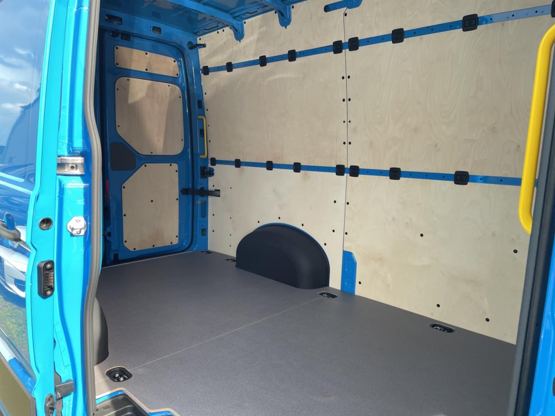 Volkswagen Crafter Kasten mittlerer Radstand