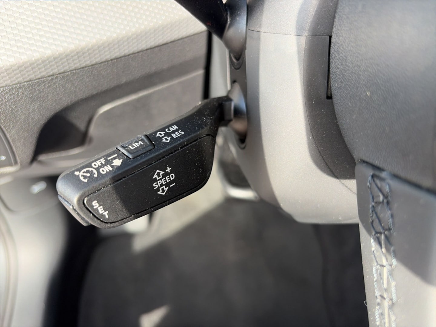 Bild über Audi Q2 S line 30 TFSI Schaltgetriebe - für weitere Informationen kontaktieren Sie den Audi Partner