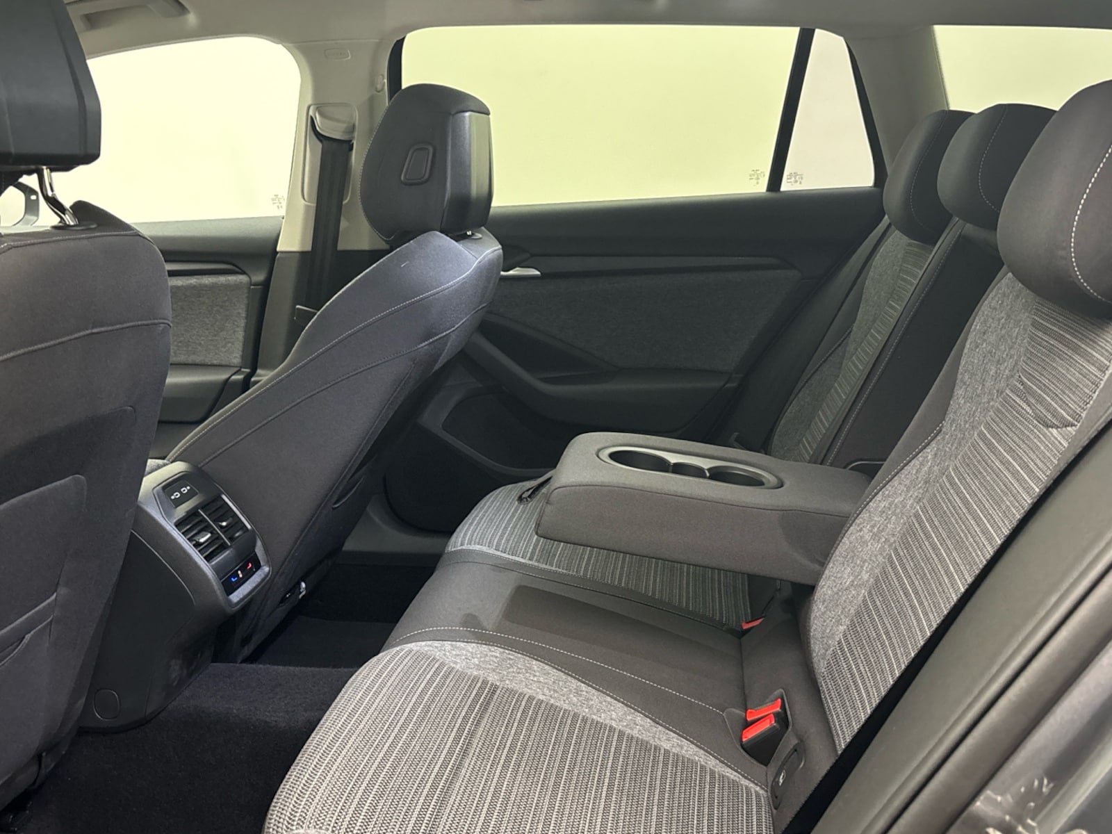 Škoda Superb Combi – Bild 11