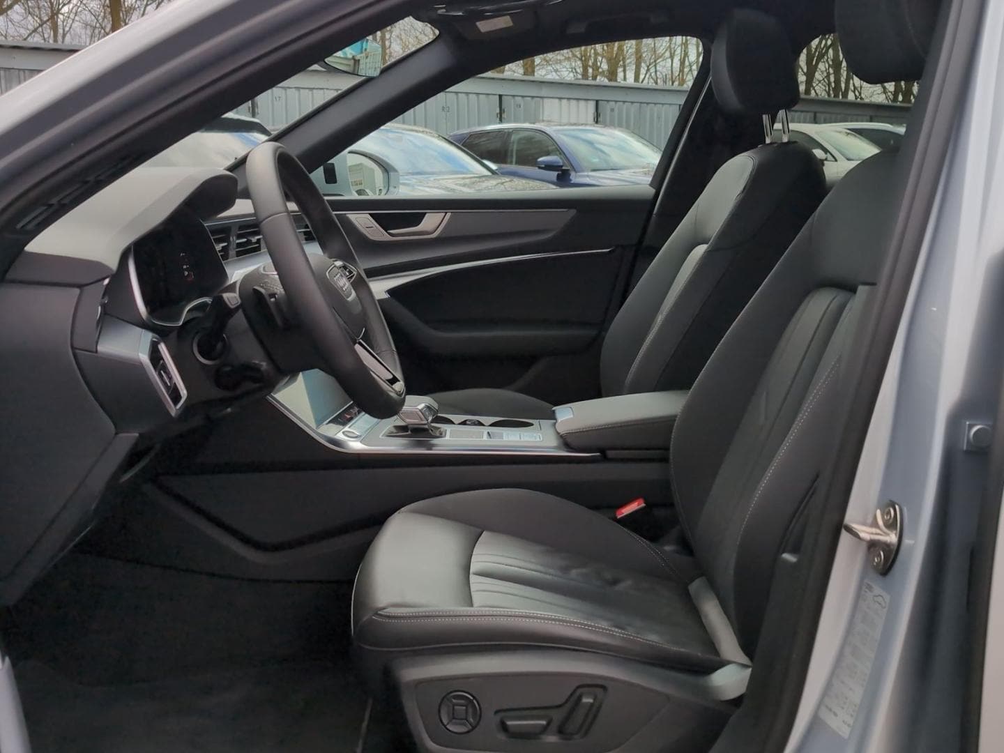 Bild über Audi A6 Avant advanced 45 TDI quattro S tronic - für weitere Informationen kontaktieren Sie den Audi Partner