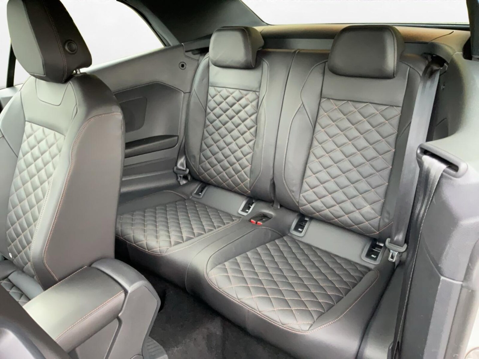 Volkswagen T-Roc Cabriolet – Bild 11