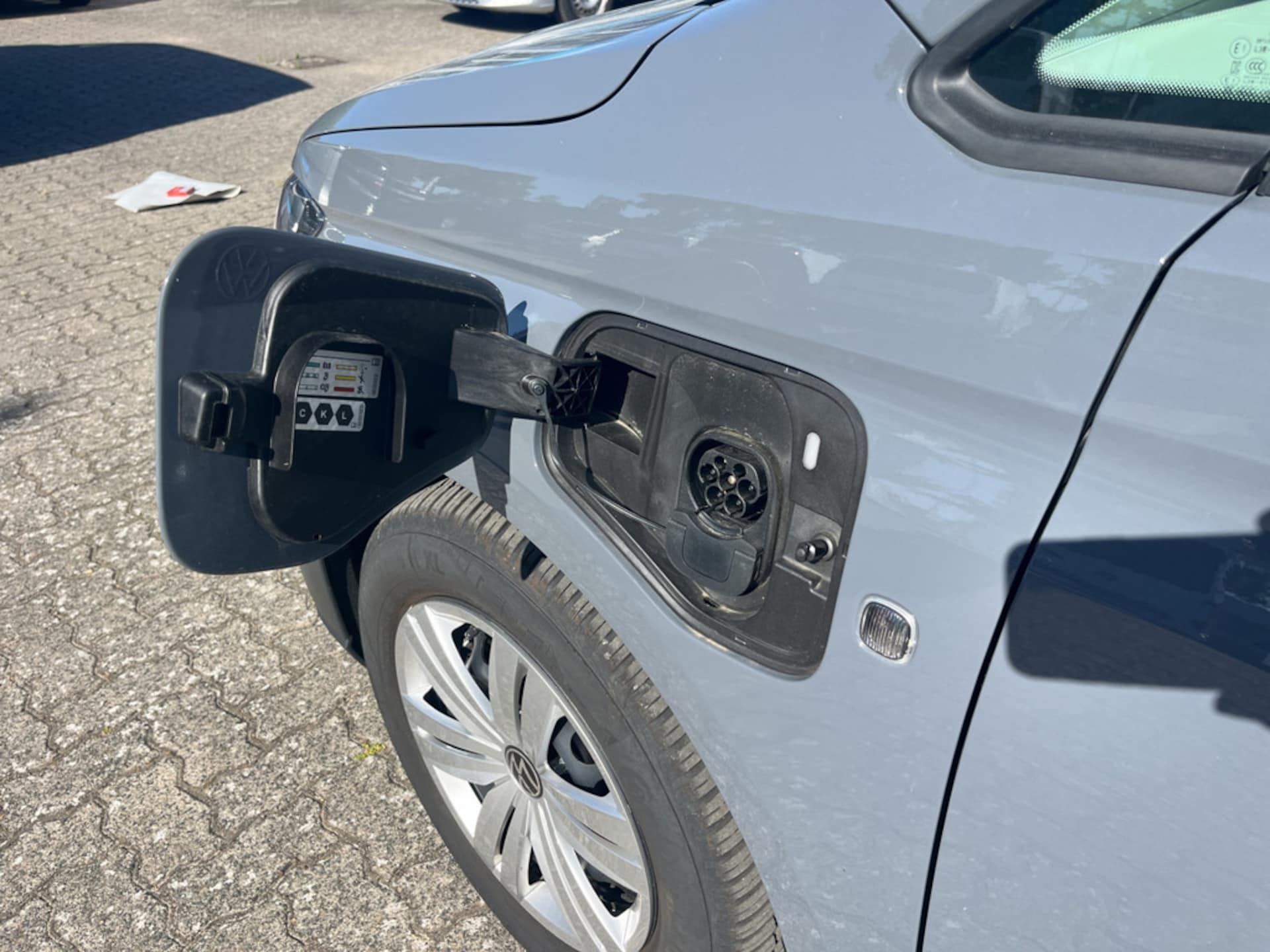 Volkswagen Caddy Basis-Modell