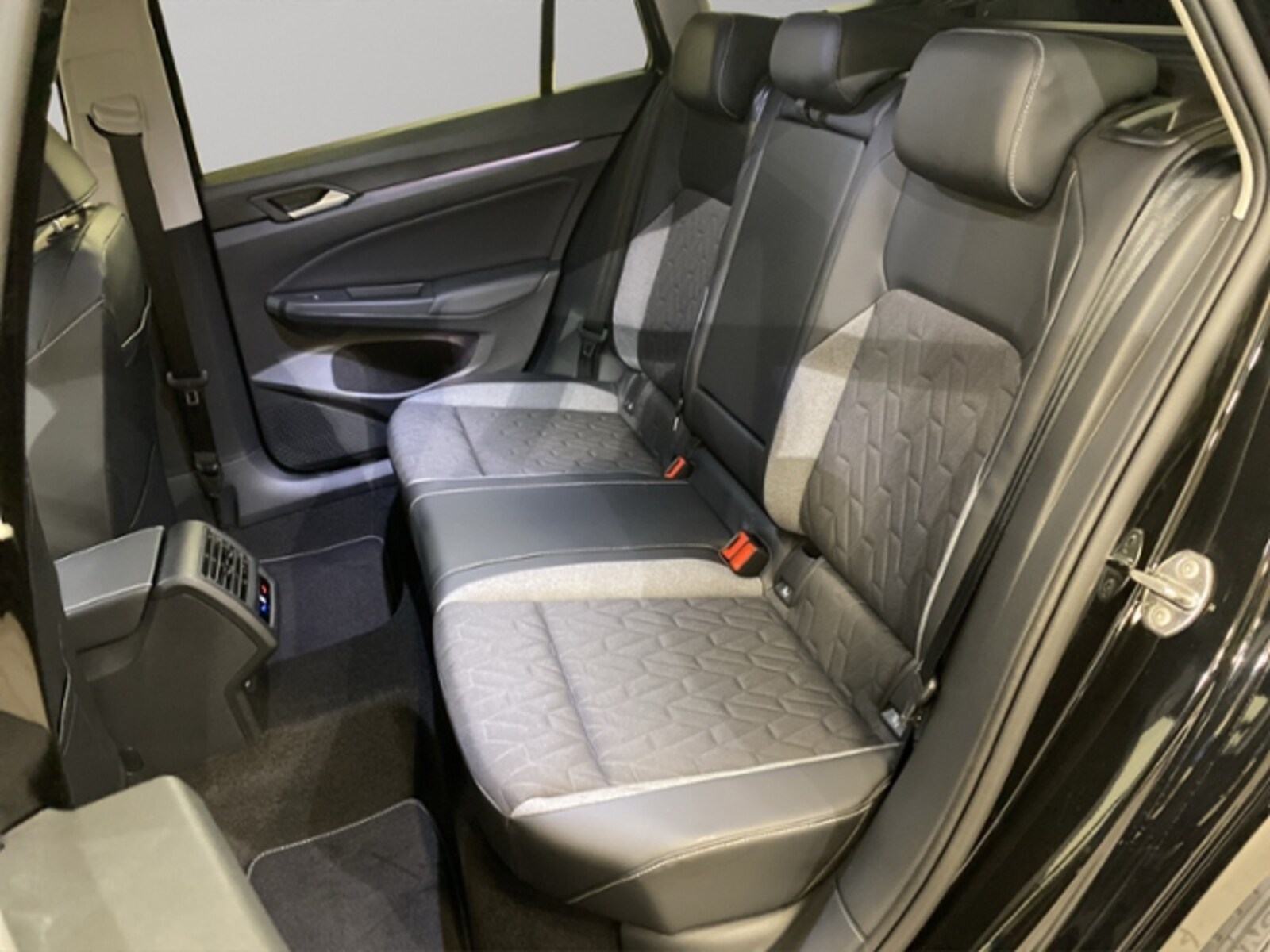 Volkswagen Golf Variant – Bild 9