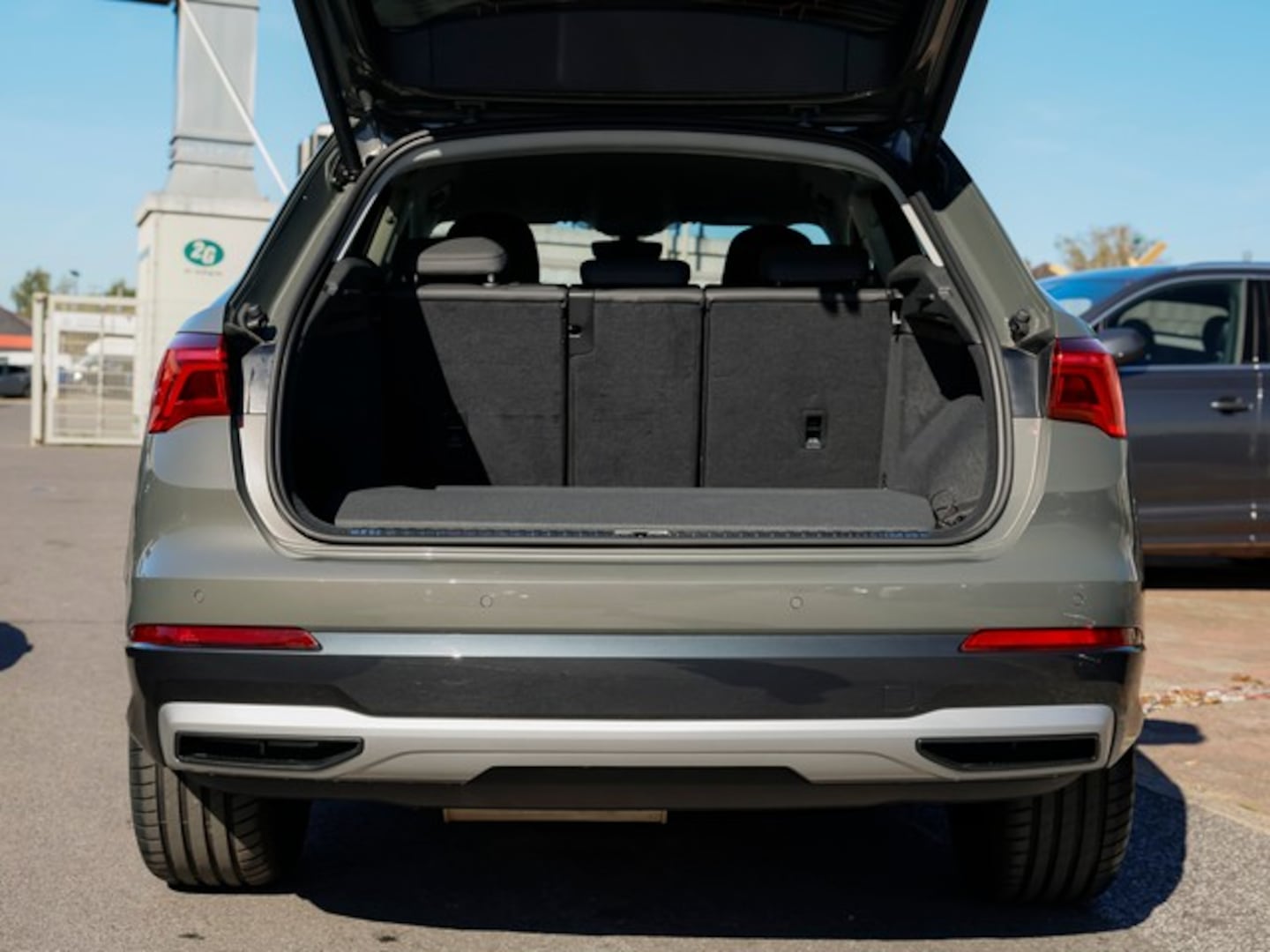 Bild über Audi Q3 TDI quattro 142 kW S tronic - für weitere Informationen kontaktieren Sie den Audi Partner