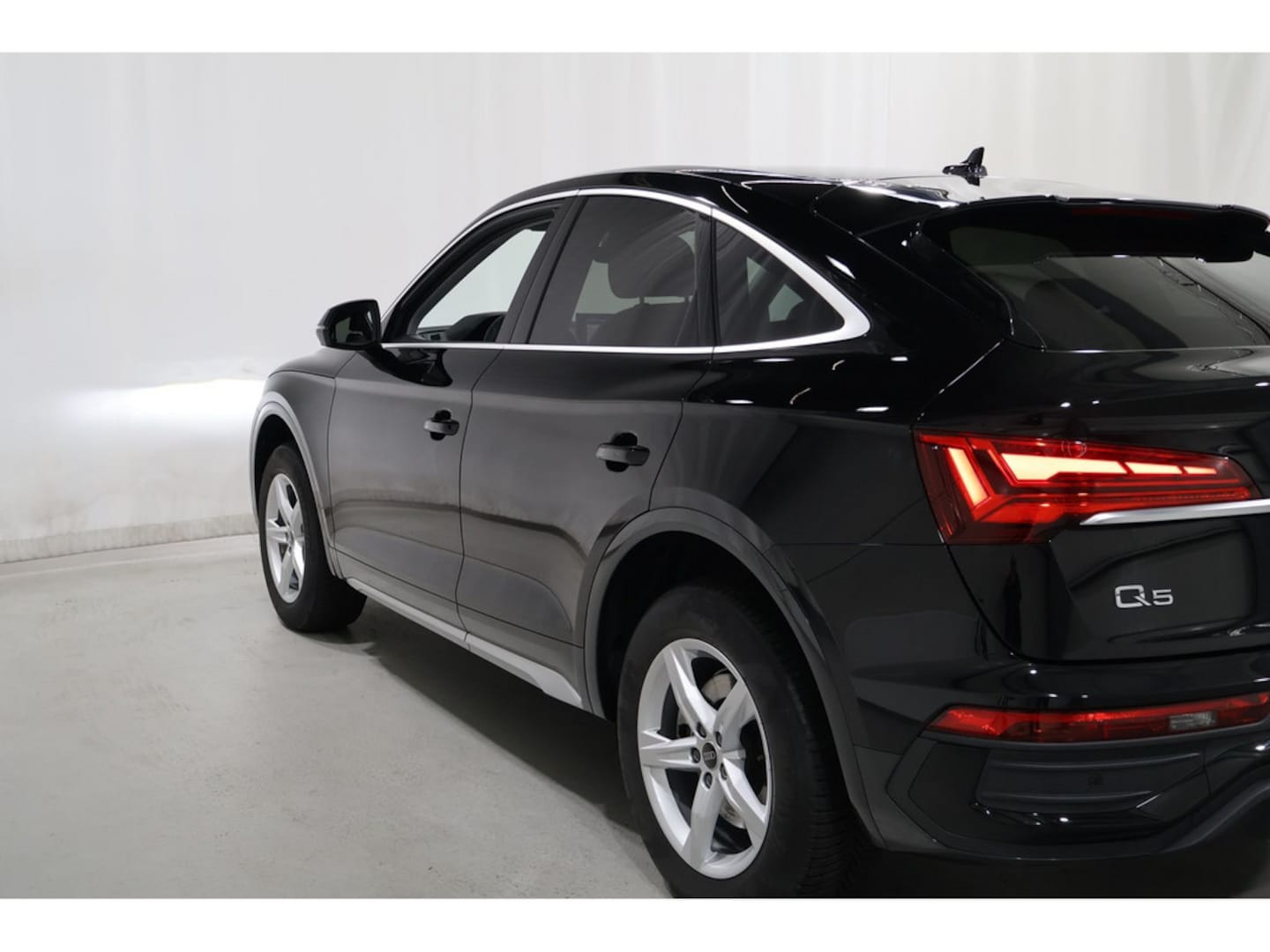 Bild über Audi Q5 Sportback 40 TDI quattro S tronic - für weitere Informationen kontaktieren Sie den Audi Partner