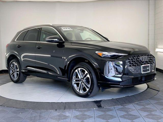 2025 Audi Q5 40 Premium's photo