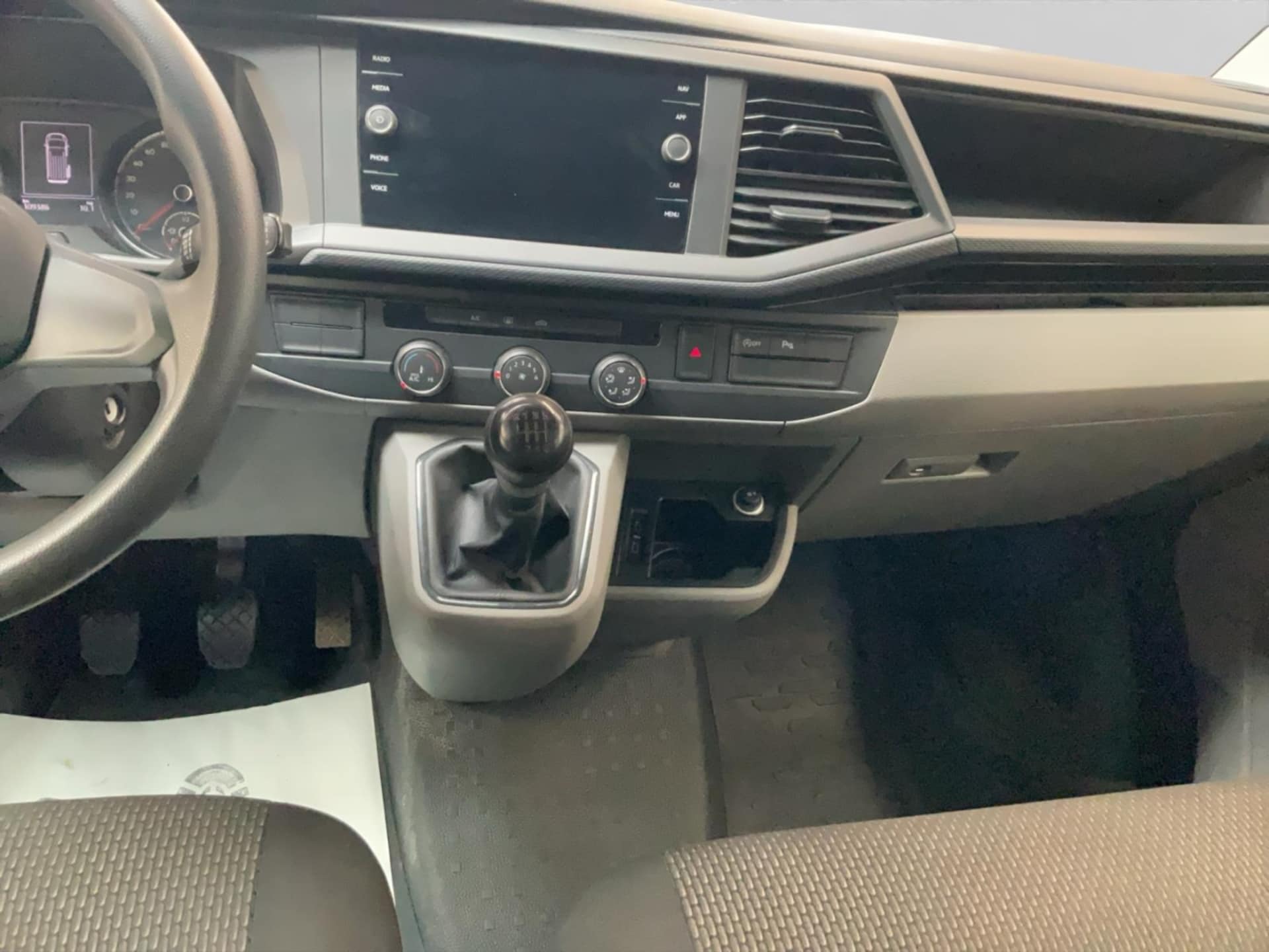 Volkswagen T6.1 Transporter Kombi langer Radstand