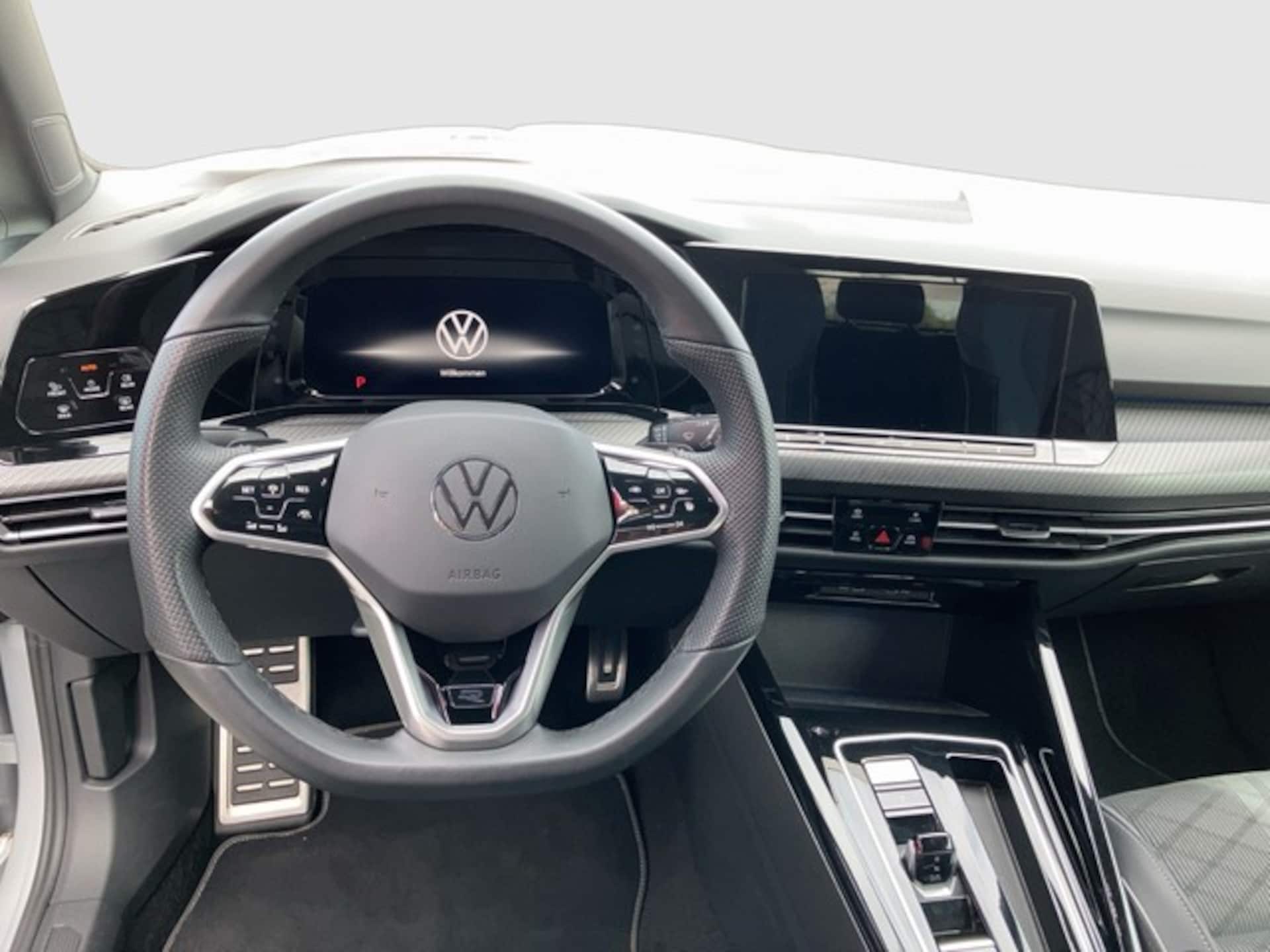 Volkswagen Golf R-Line