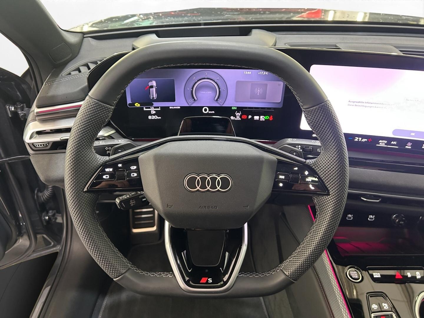 Bild über Audi A6 Avant TDI quattro 220 kW S tronic - für weitere Informationen kontaktieren Sie den Audi Partner