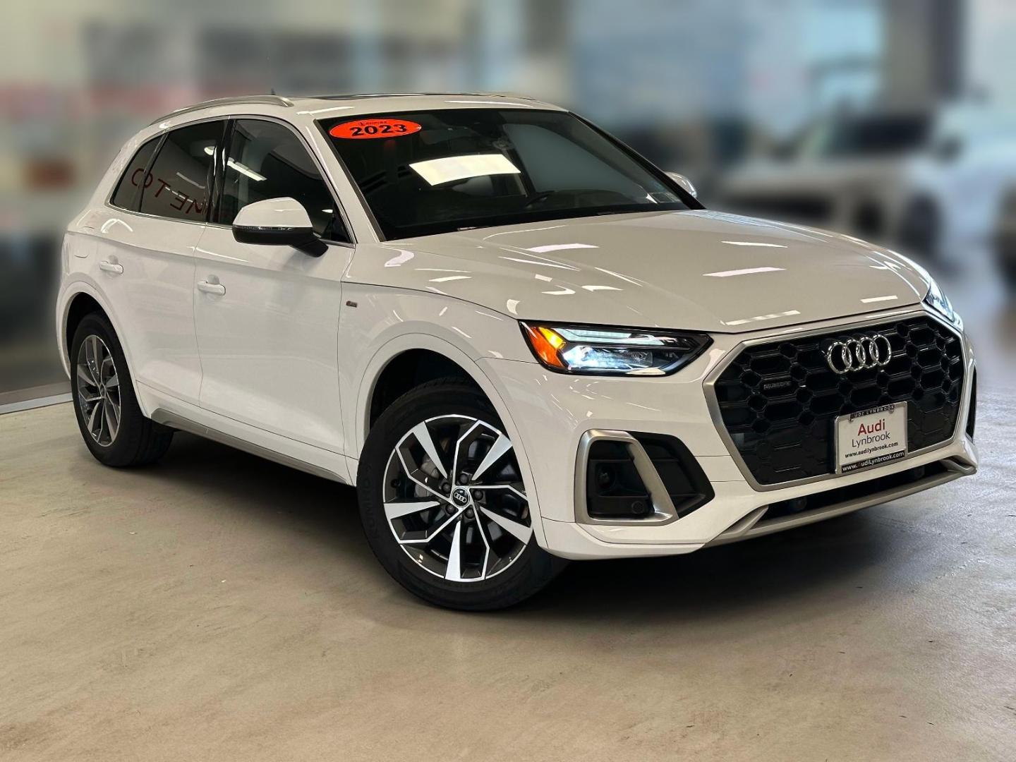 2023 Audi Q5 45 Premium's photo