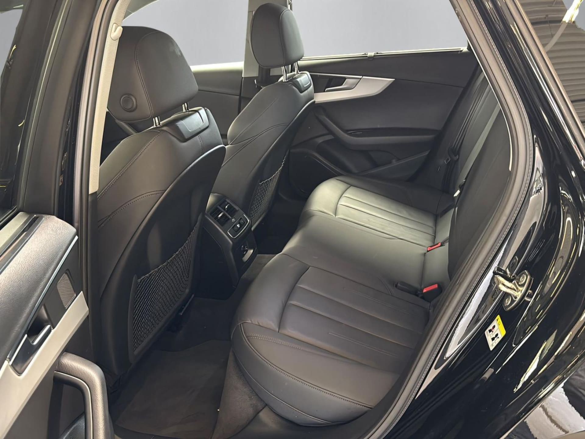 Audi A4 Avant S line