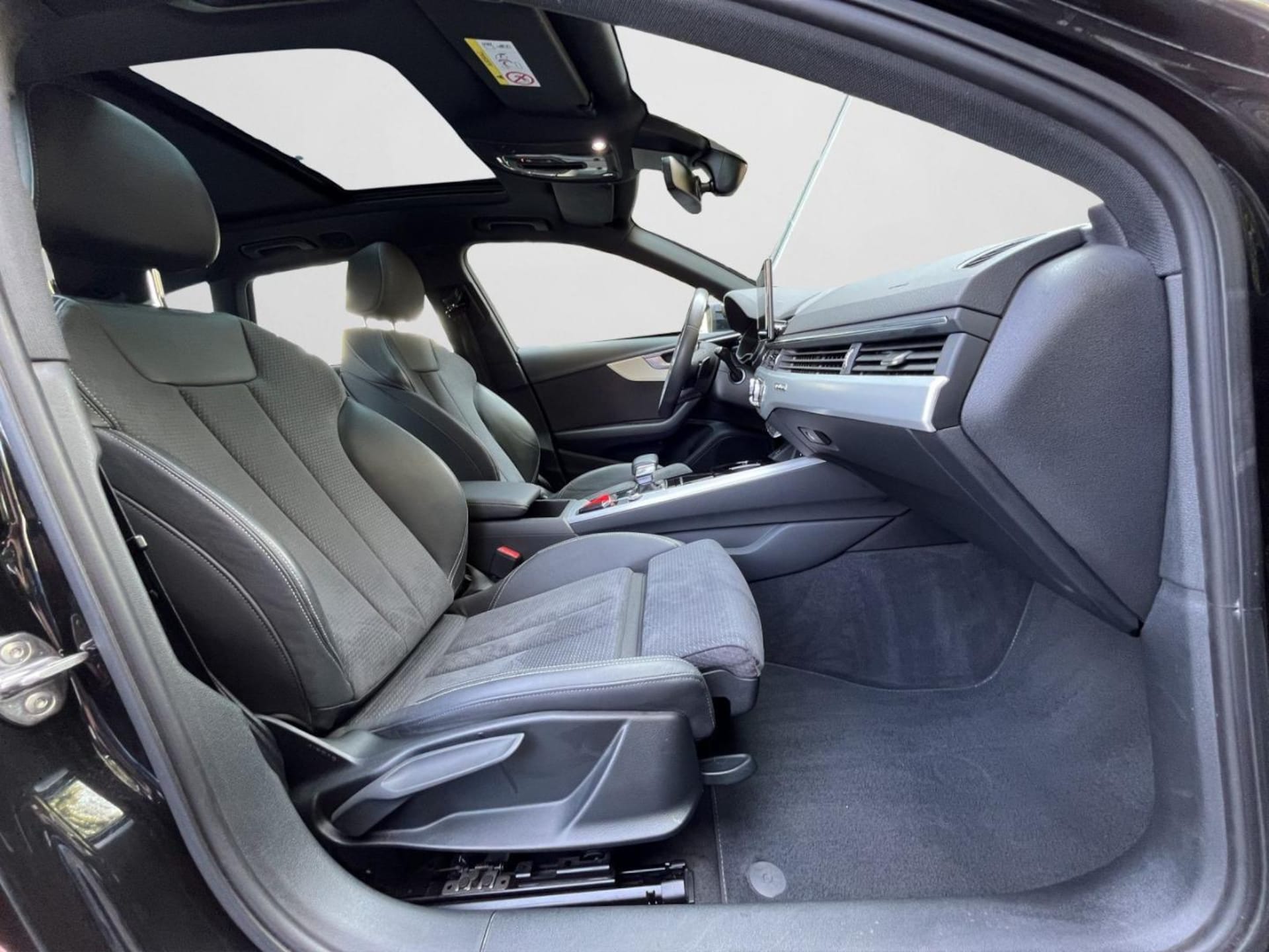 Audi A4 Avant S line