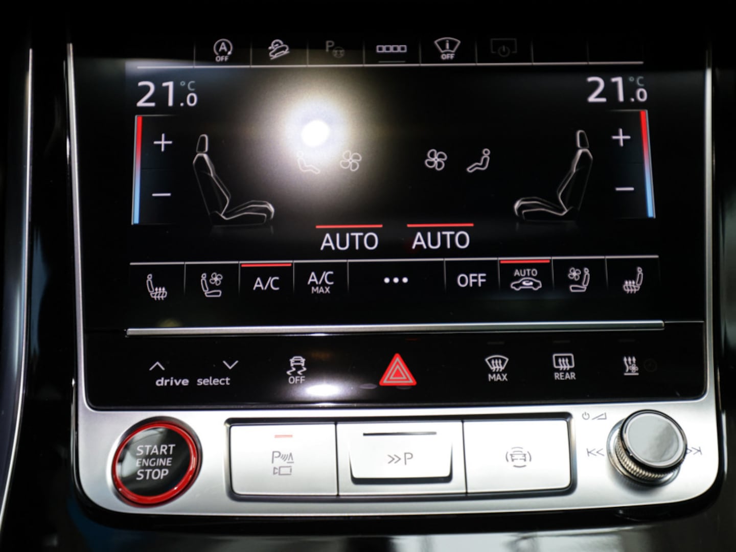 Bild über Audi RS Q8 SUV TFSI quattro 471 kW tiptronic - für weitere Informationen kontaktieren Sie den Audi Partner