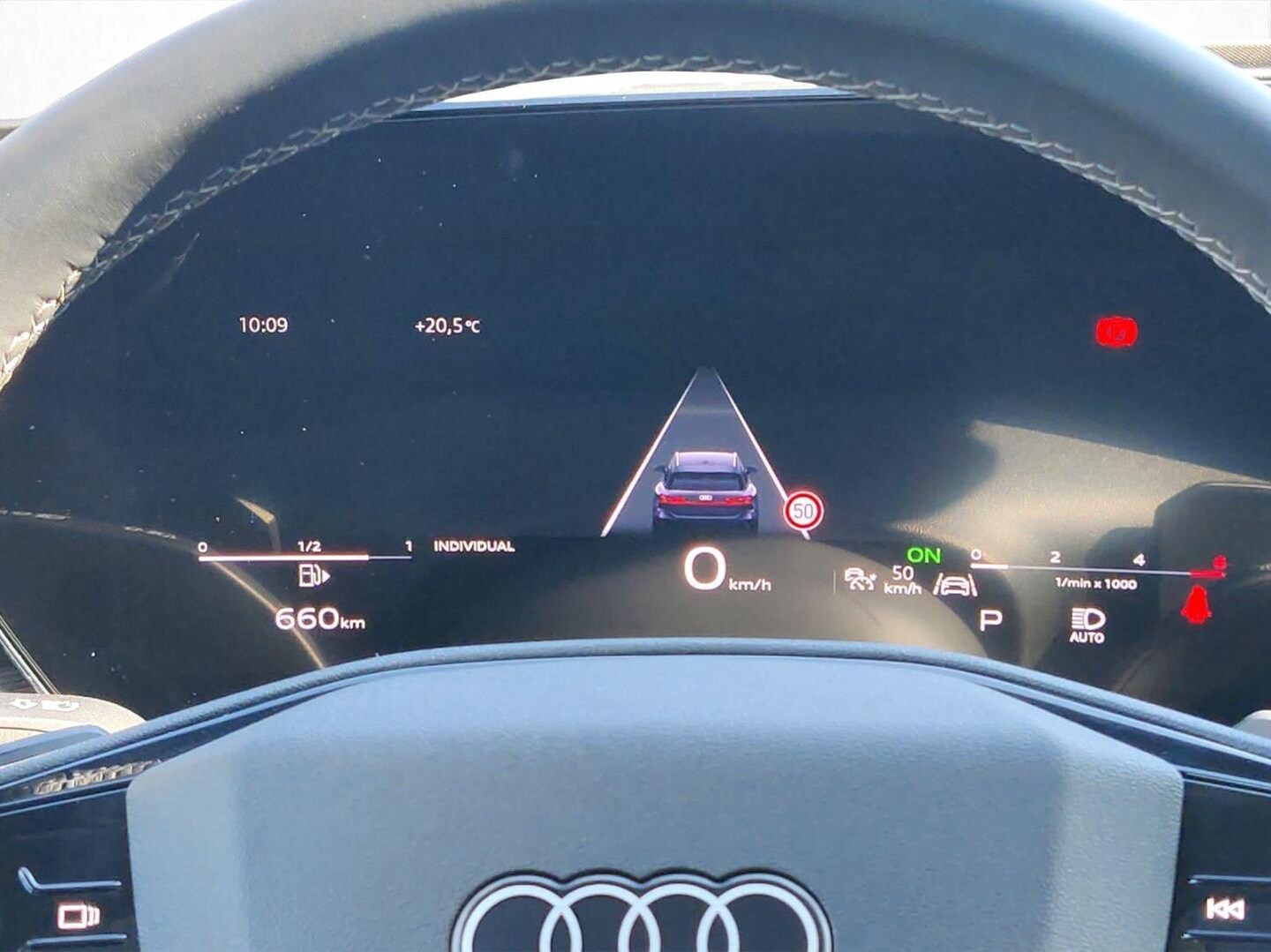 Bild über Audi A6 Avant TDI quattro 150 kW S tronic - für weitere Informationen kontaktieren Sie den Audi Partner