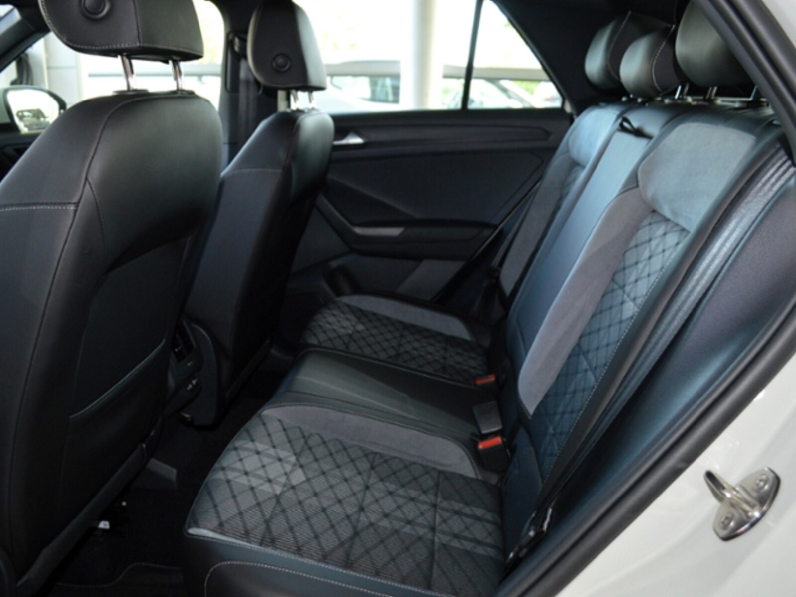 Volkswagen T-Roc – Bild 12