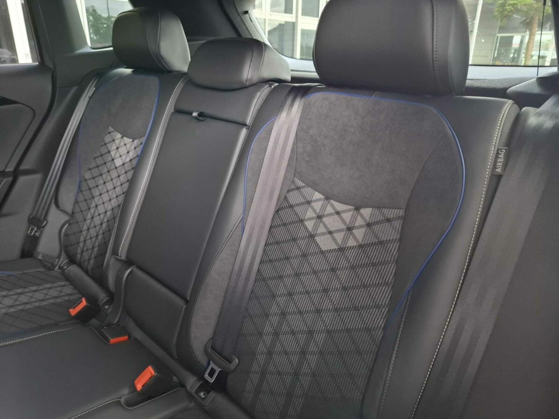 Volkswagen Tiguan R-Line Plus
