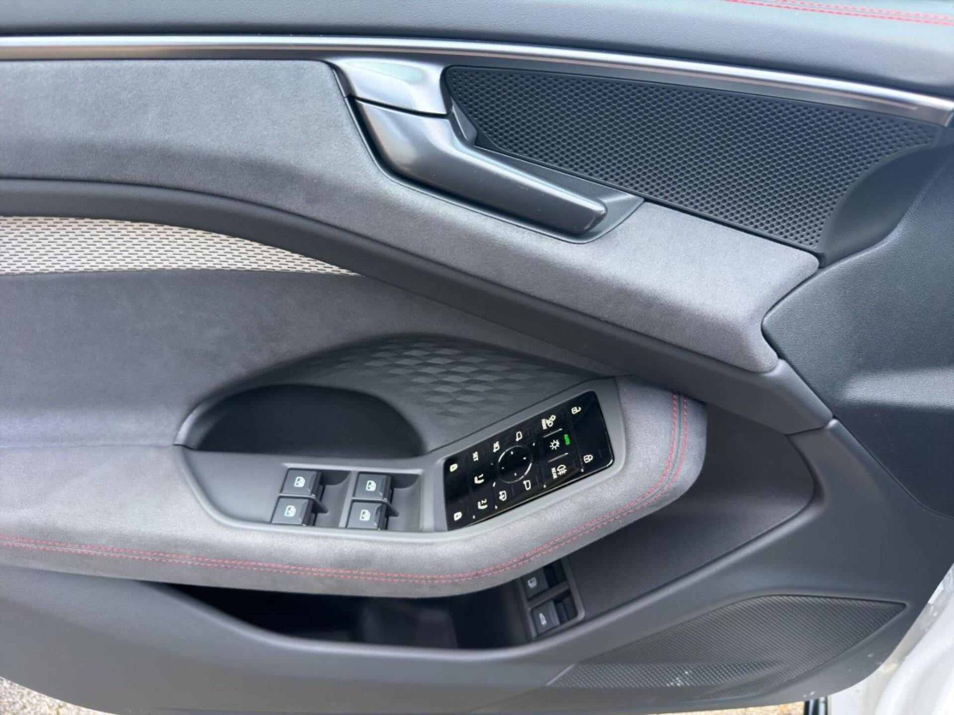 Audi A6 Avant e-hybrid