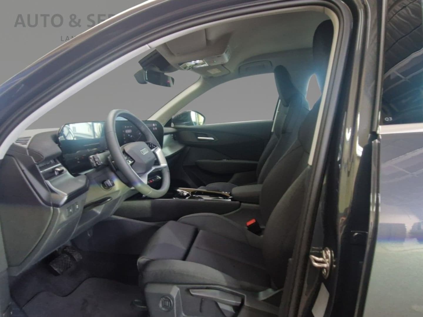Bild über Audi Q3 SUV TFSI 110 kW S tronic - für weitere Informationen kontaktieren Sie den Audi Partner