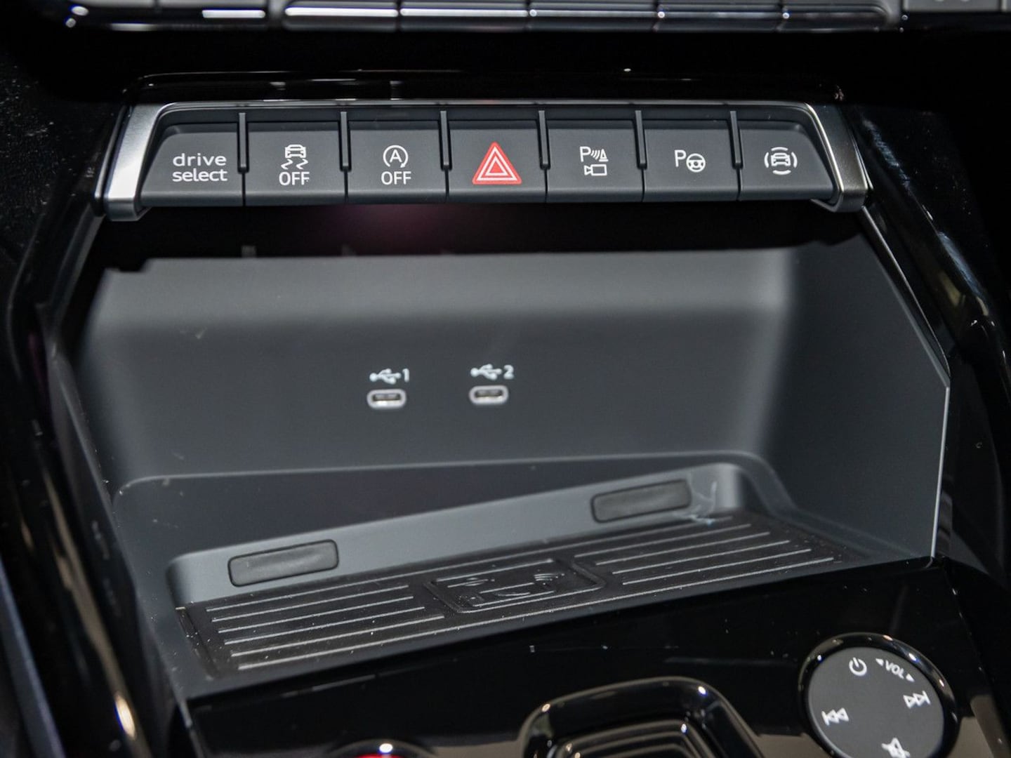 Bild über Audi RS 3 Limousine TFSI quattro 294 kW S tronic - für weitere Informationen kontaktieren Sie den Audi Partner