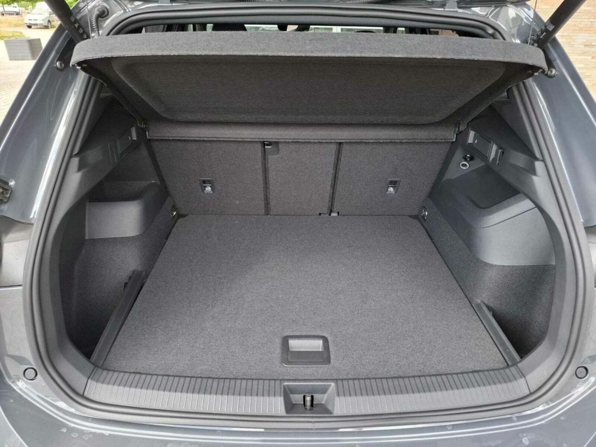 Volkswagen Tiguan R-Line Plus