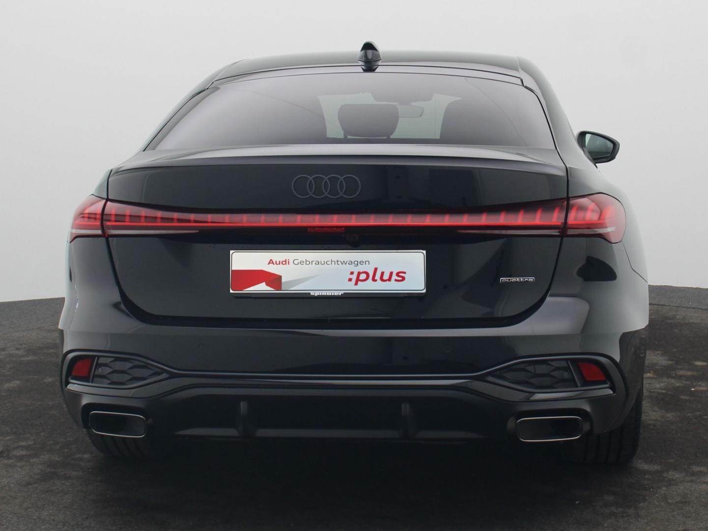 Bild über Audi A5 Limousine TFSI quattro S tronic - für weitere Informationen kontaktieren Sie den Audi Partner