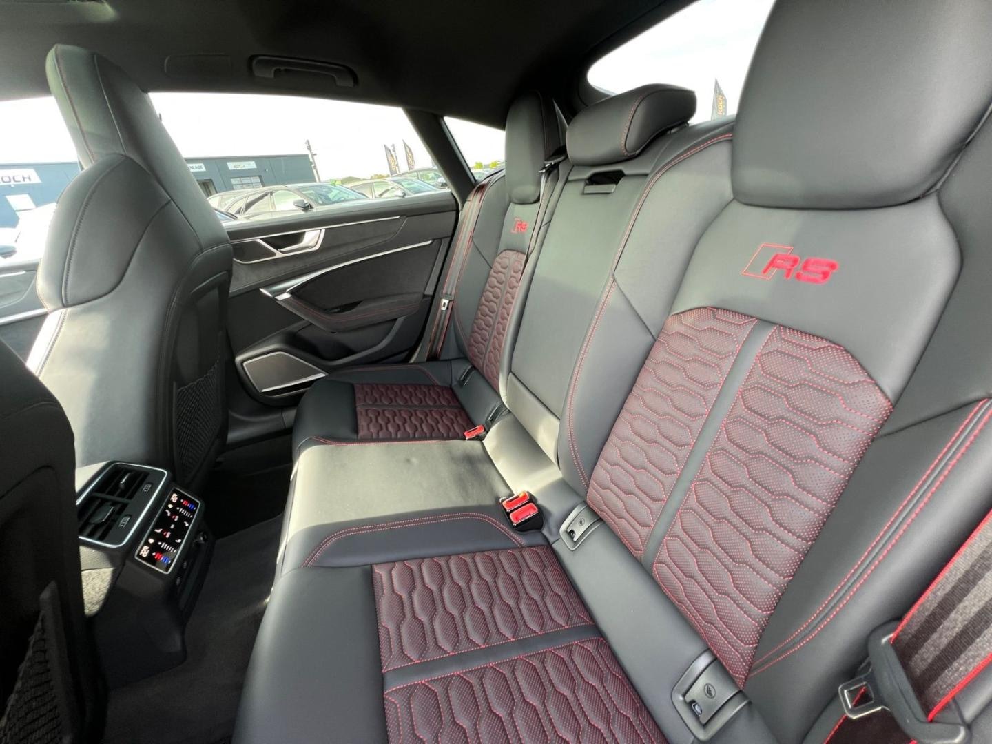 Bild über Audi RS 7 Sportback quattro tiptronic - für weitere Informationen kontaktieren Sie den Audi Partner