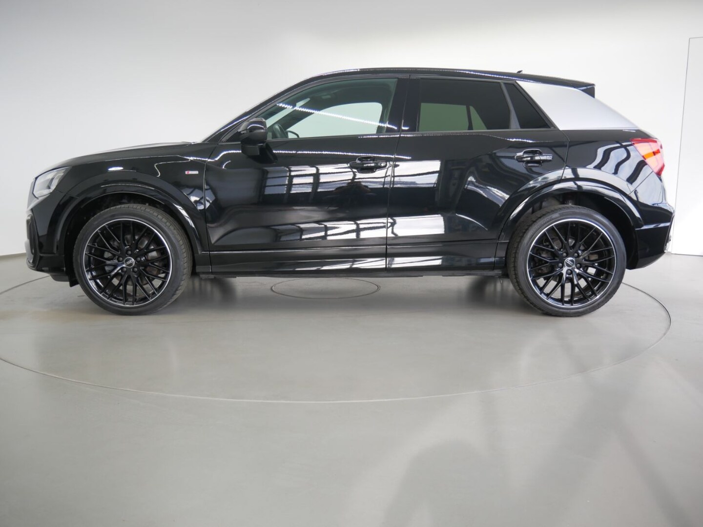 Bild über Audi Q2 S line 40 TFSI quattro S tronic - für weitere Informationen kontaktieren Sie den Audi Partner