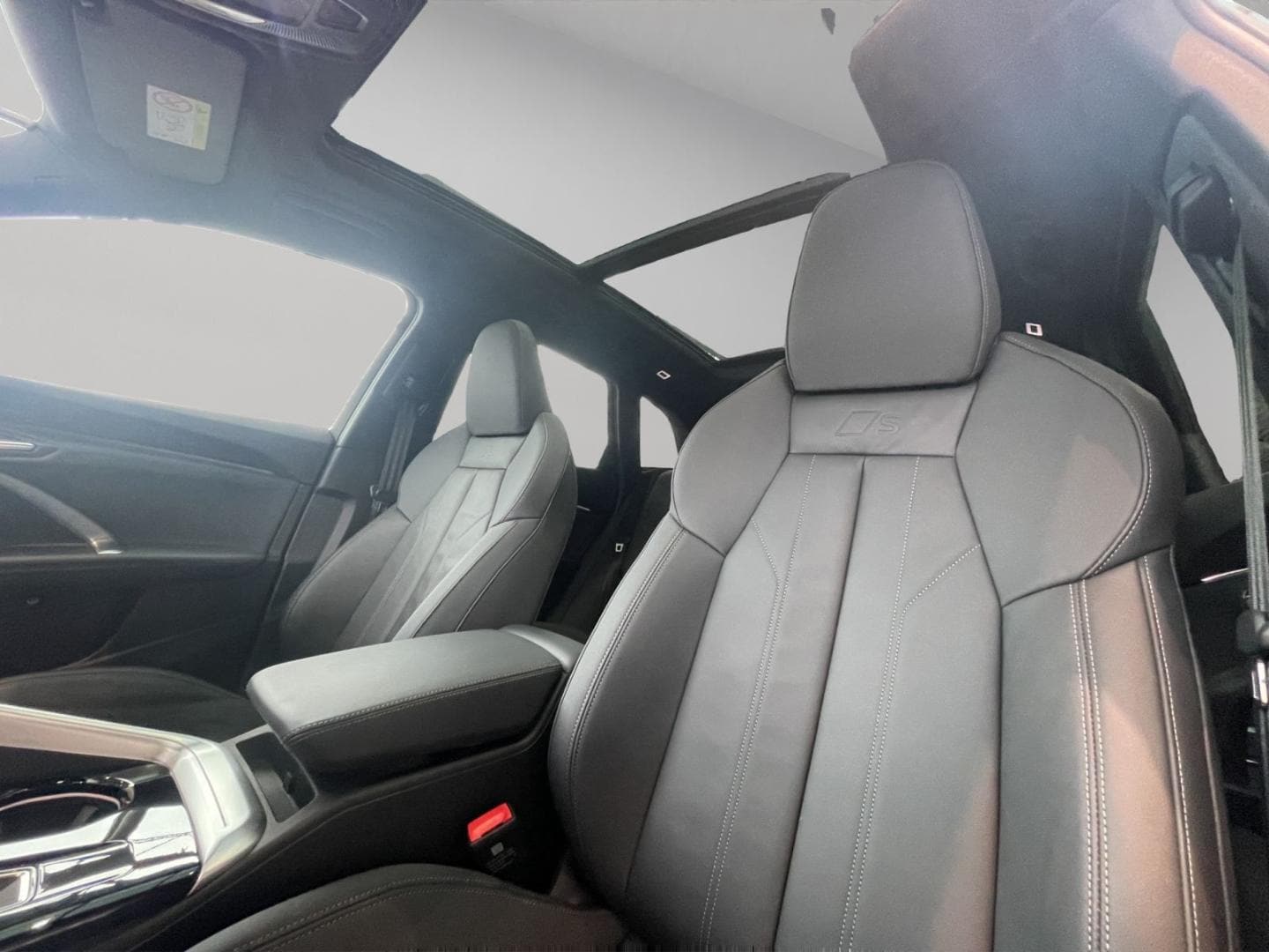 Bild über Audi Q5 SUV TDI quattro 150 kW S tronic - für weitere Informationen kontaktieren Sie den Audi Partner