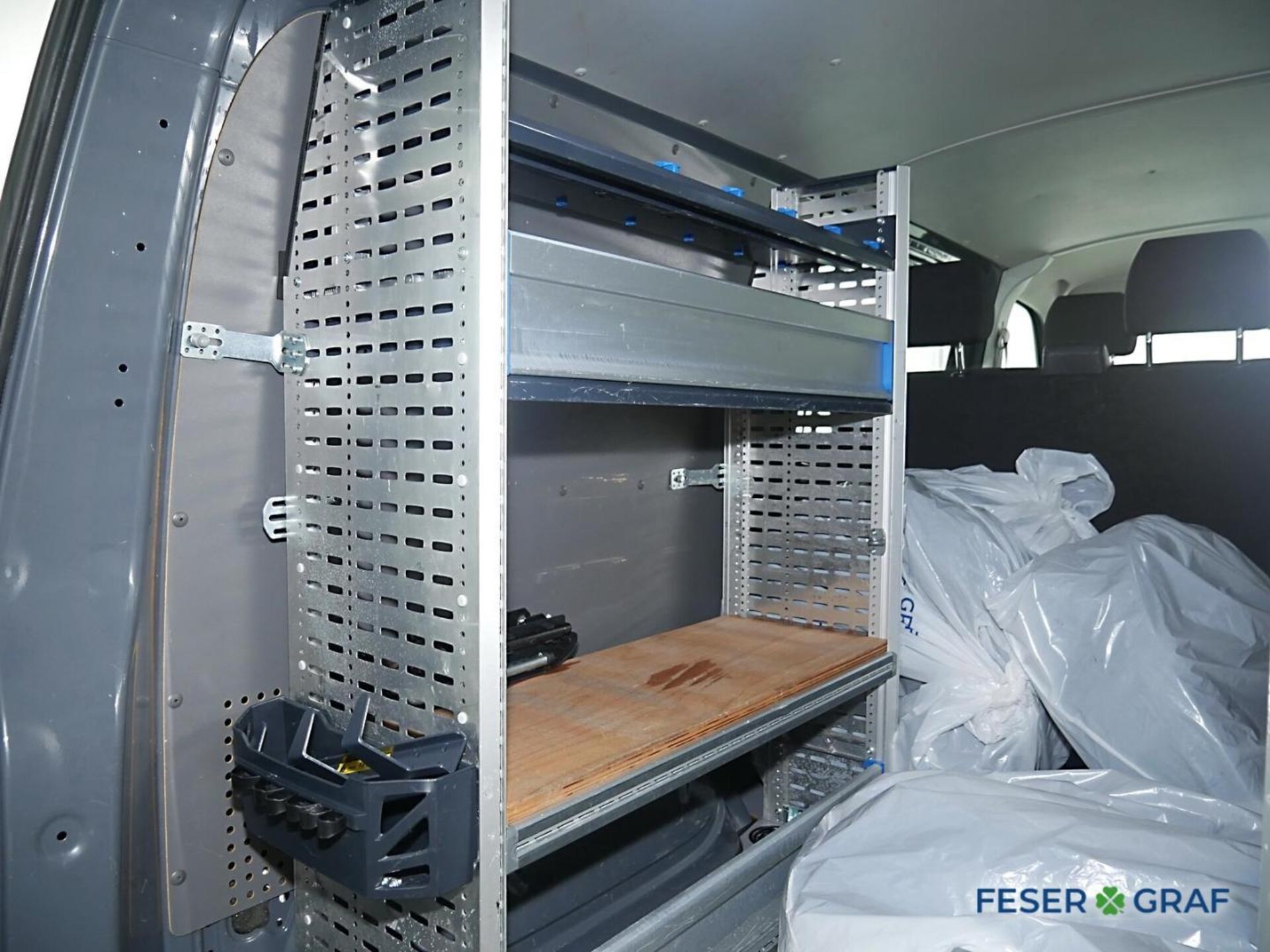 Volkswagen T6.1 Transporter Kombi langer Radstand