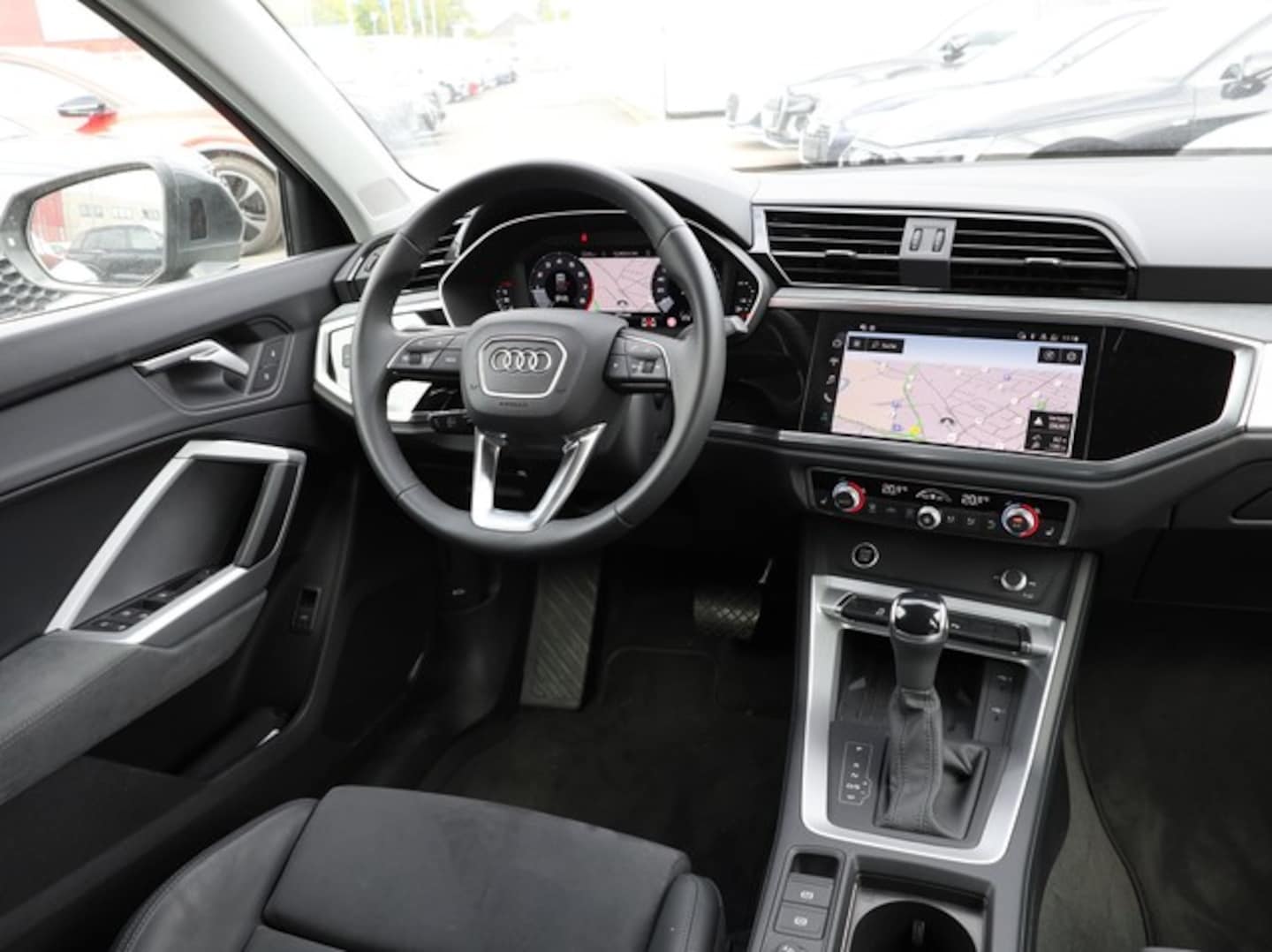 Bild über Audi Q3 TFSI quattro 180 kW S tronic - für weitere Informationen kontaktieren Sie den Audi Partner