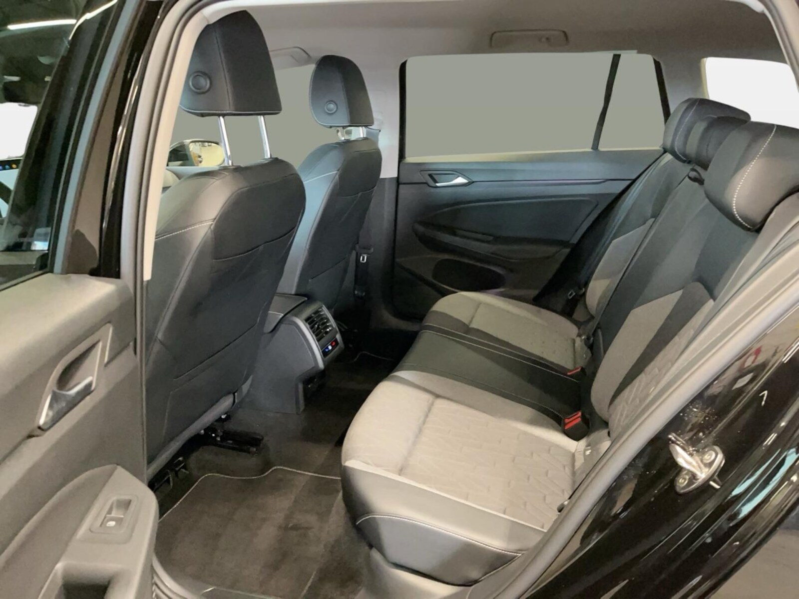 Volkswagen Golf Variant – Bild 11