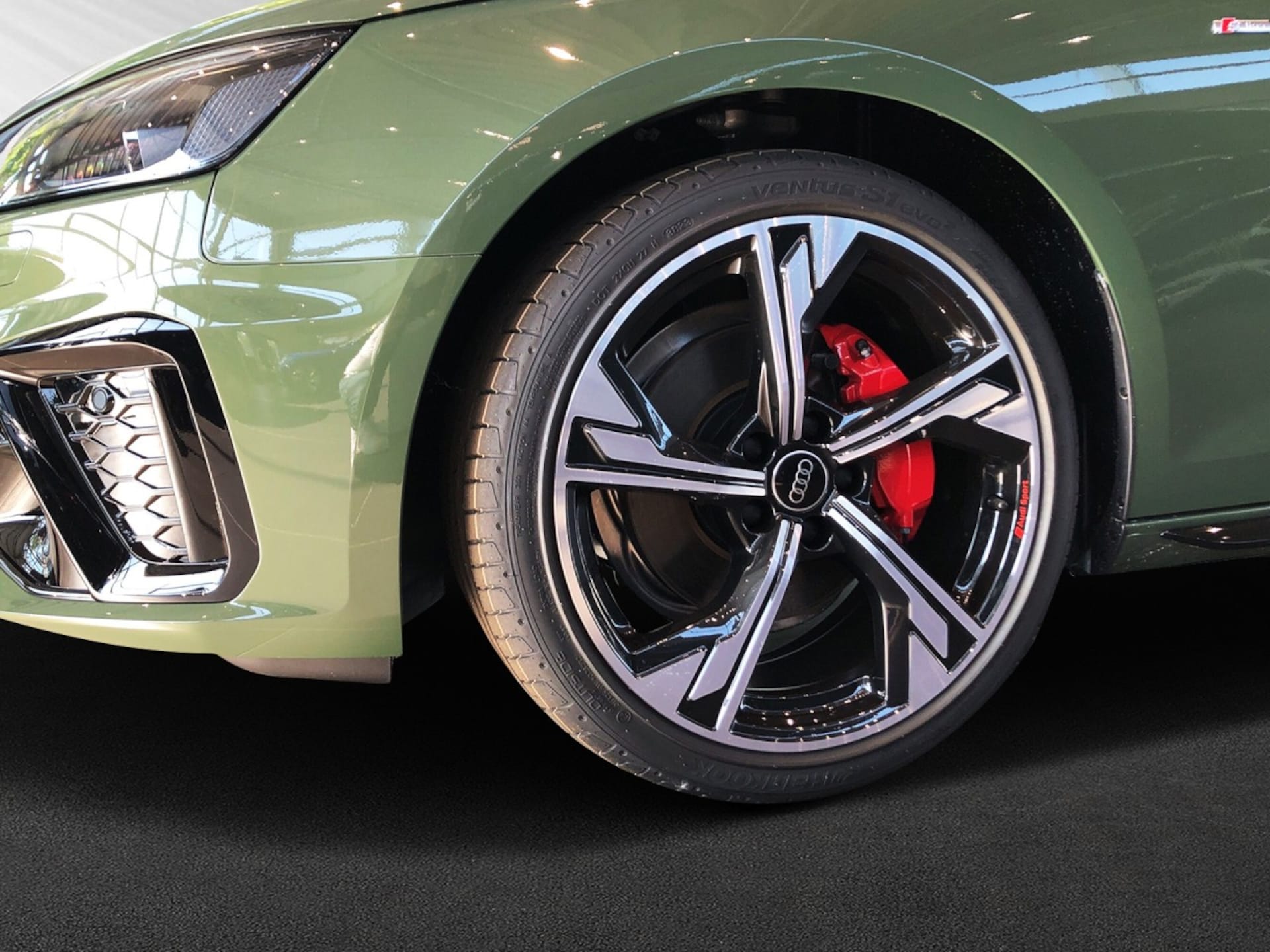 Audi A4 Avant S line