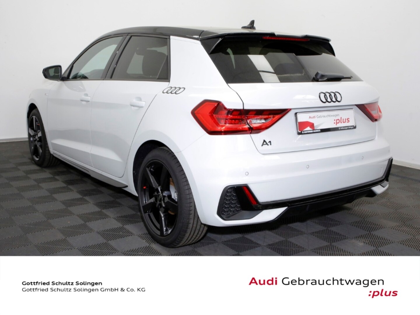 Bild über Audi A1 Sportback S line 35 TFSI S tronic - für weitere Informationen kontaktieren Sie den Audi Partner