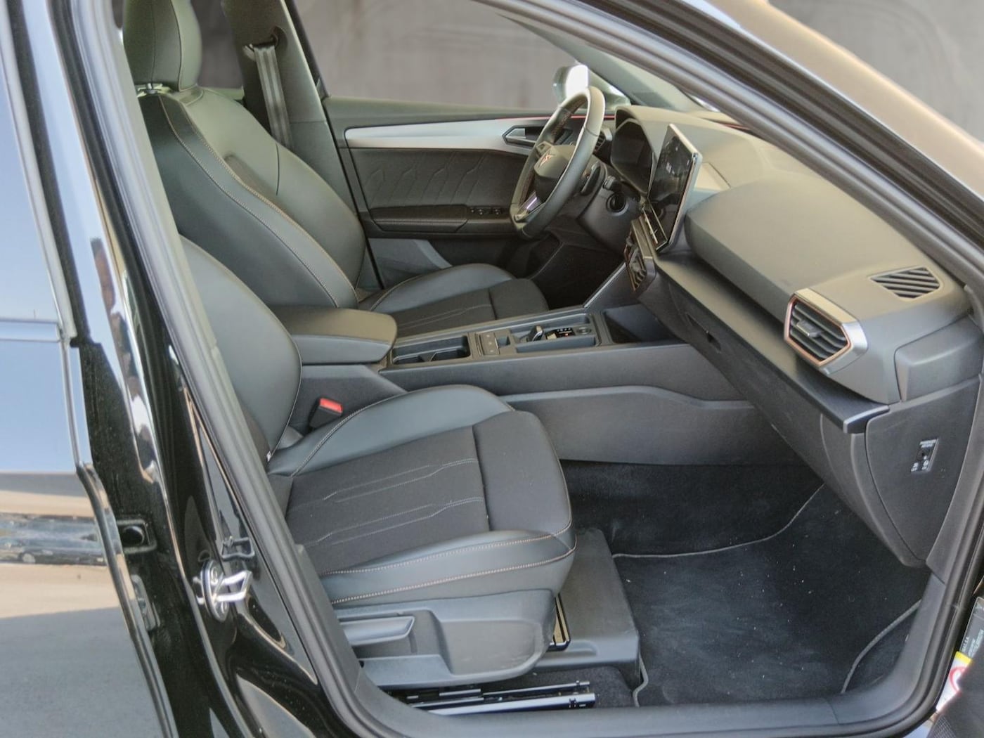 CUPRA Leon León 1.5 eTSI DSG 110 kW (150 CV) — photo 5