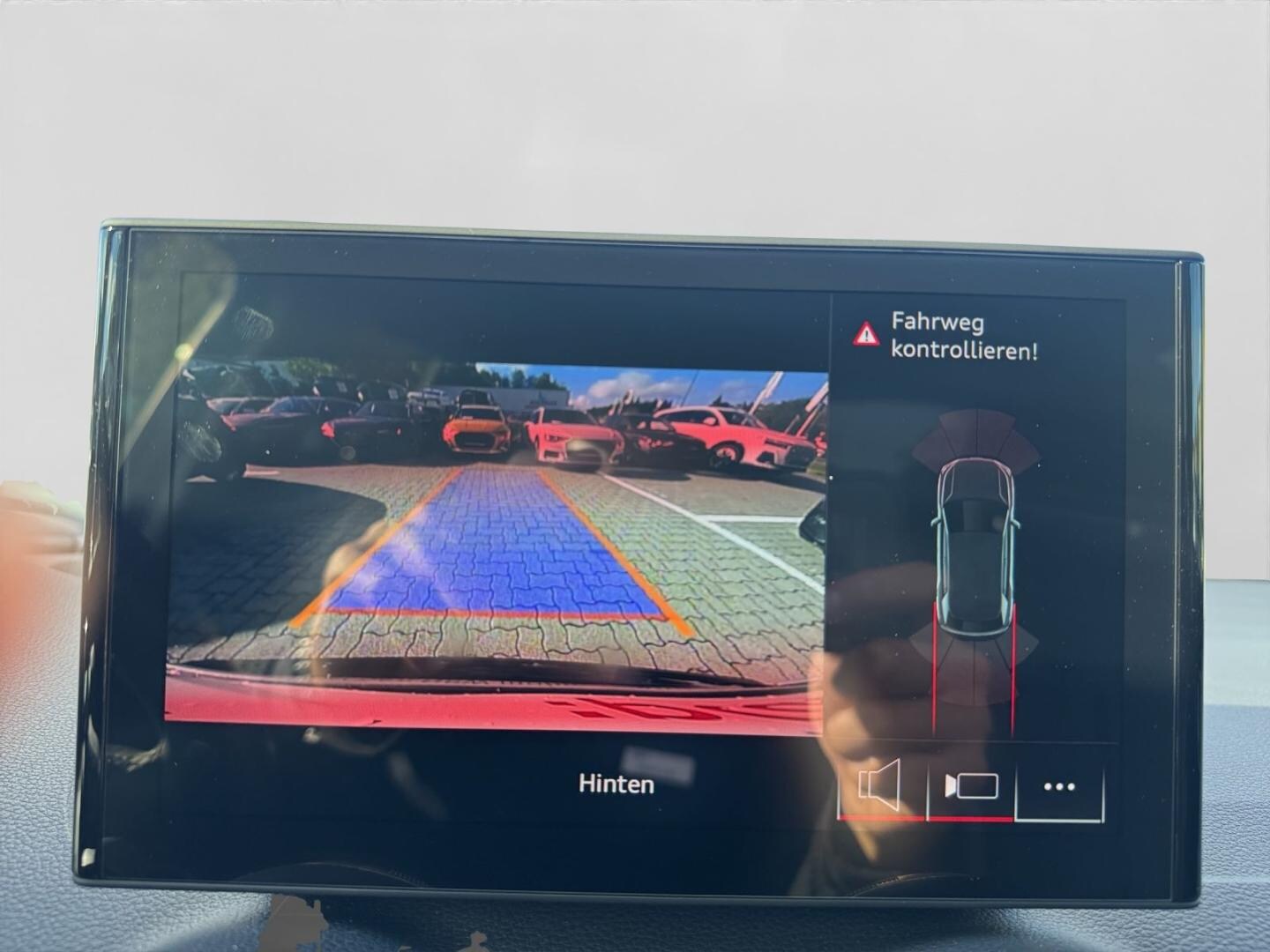 Bild über Audi Q2 advanced 30 TDI Schaltgetriebe - für weitere Informationen kontaktieren Sie den Audi Partner